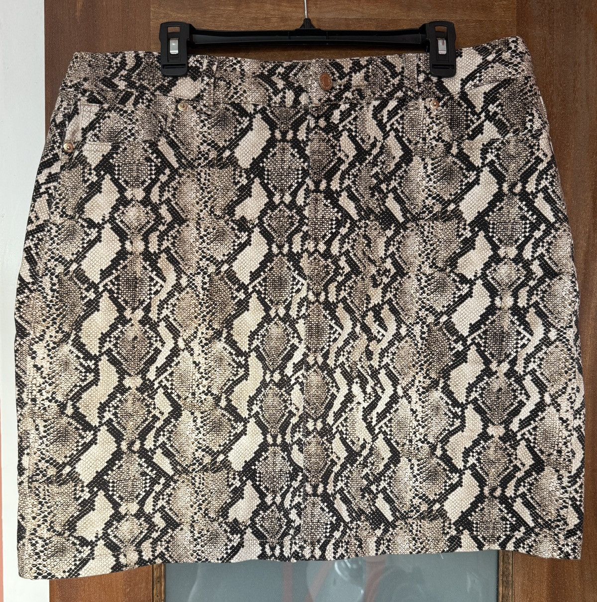 Boston Proper Boston Proper Women’s Plus Desert Python Print Denim Skort Size 40" / US 18 - 1 Thumbnail