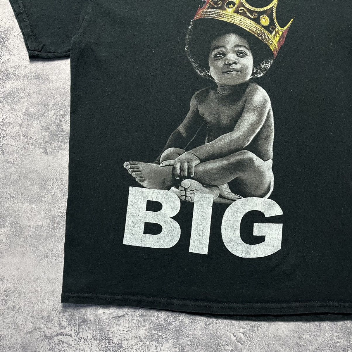 Rap Tees The Notorious B.I.G. Biggie Ready To Die Big Logo Tee Size US M / EU 48-50 / 2 - 5 Thumbnail