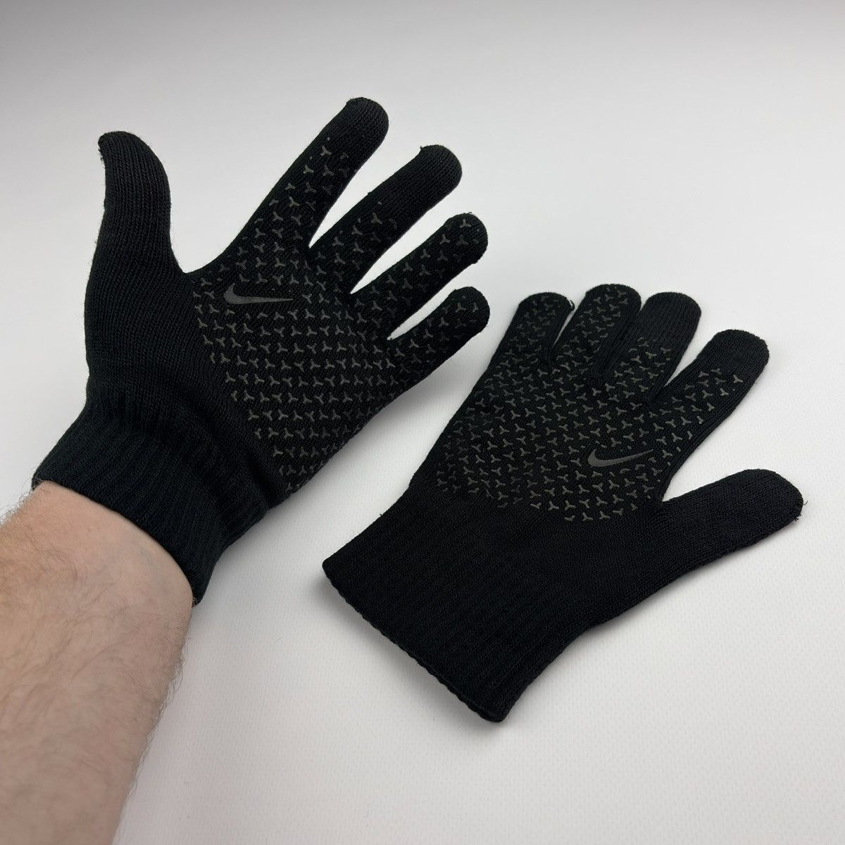 Nike Nike Knitted Gloves Swoosh Size ONE SIZE - 9 Thumbnail