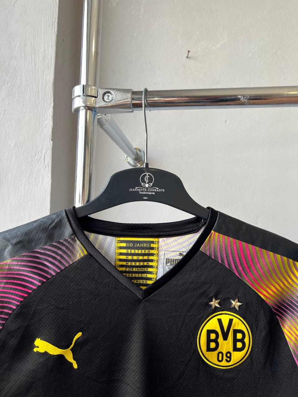 Puma 2019/20 BORUSSIA DORTMUND #1 BURKI GK SOCCER JERSEY SHIRT M Size US M / EU 48-50 / 2 - 5 Thumbnail