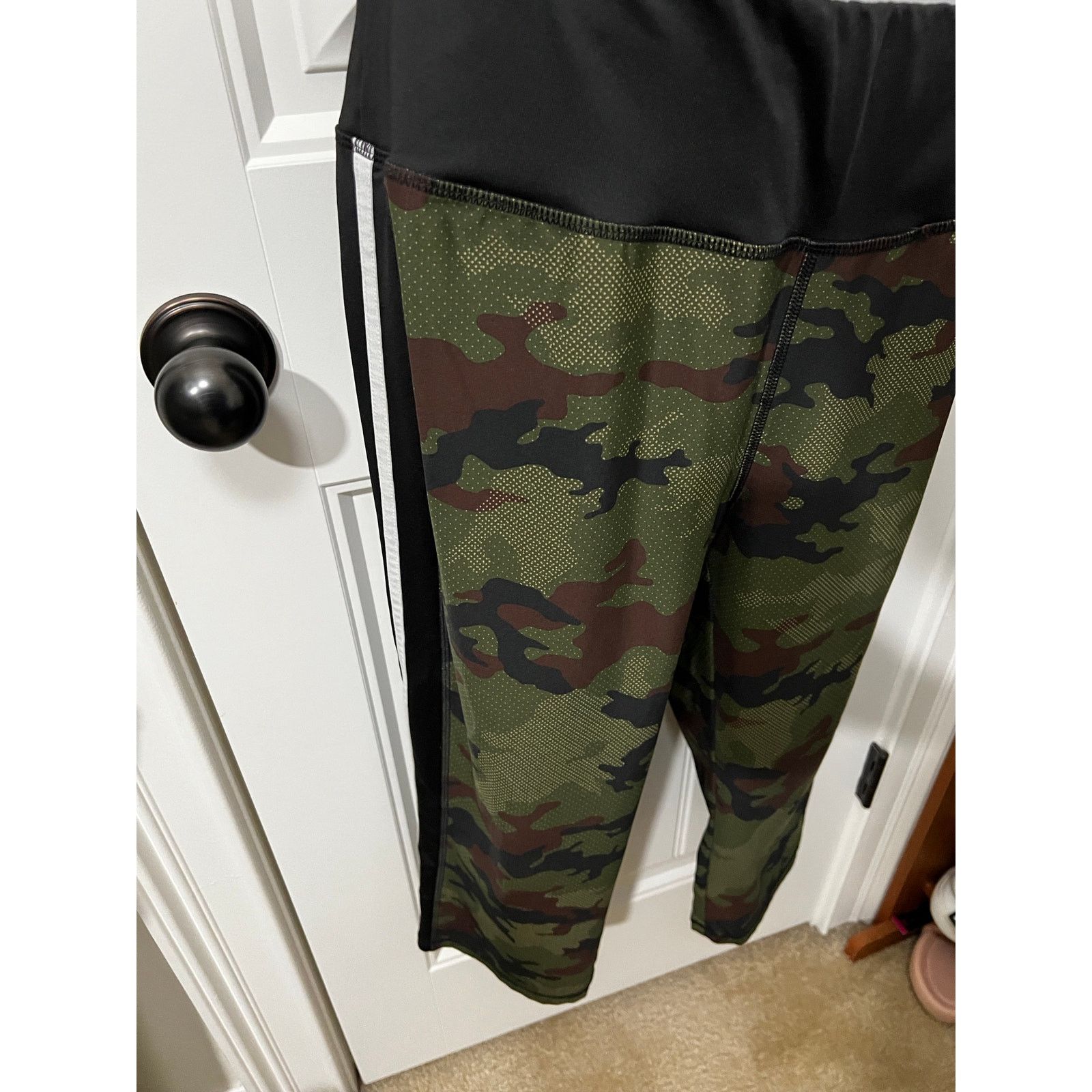 Athletic Works XXL 19" Printed Core Performance Capris Pants Camouflage Size 42" / US 20 - 3 Thumbnail