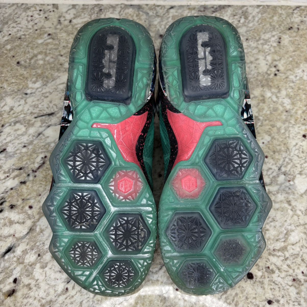 Nike Size 9 - Nike LeBron 12 Xmas Akron Birch Worn OG All Size US 9 / EU 42 - 19 Thumbnail