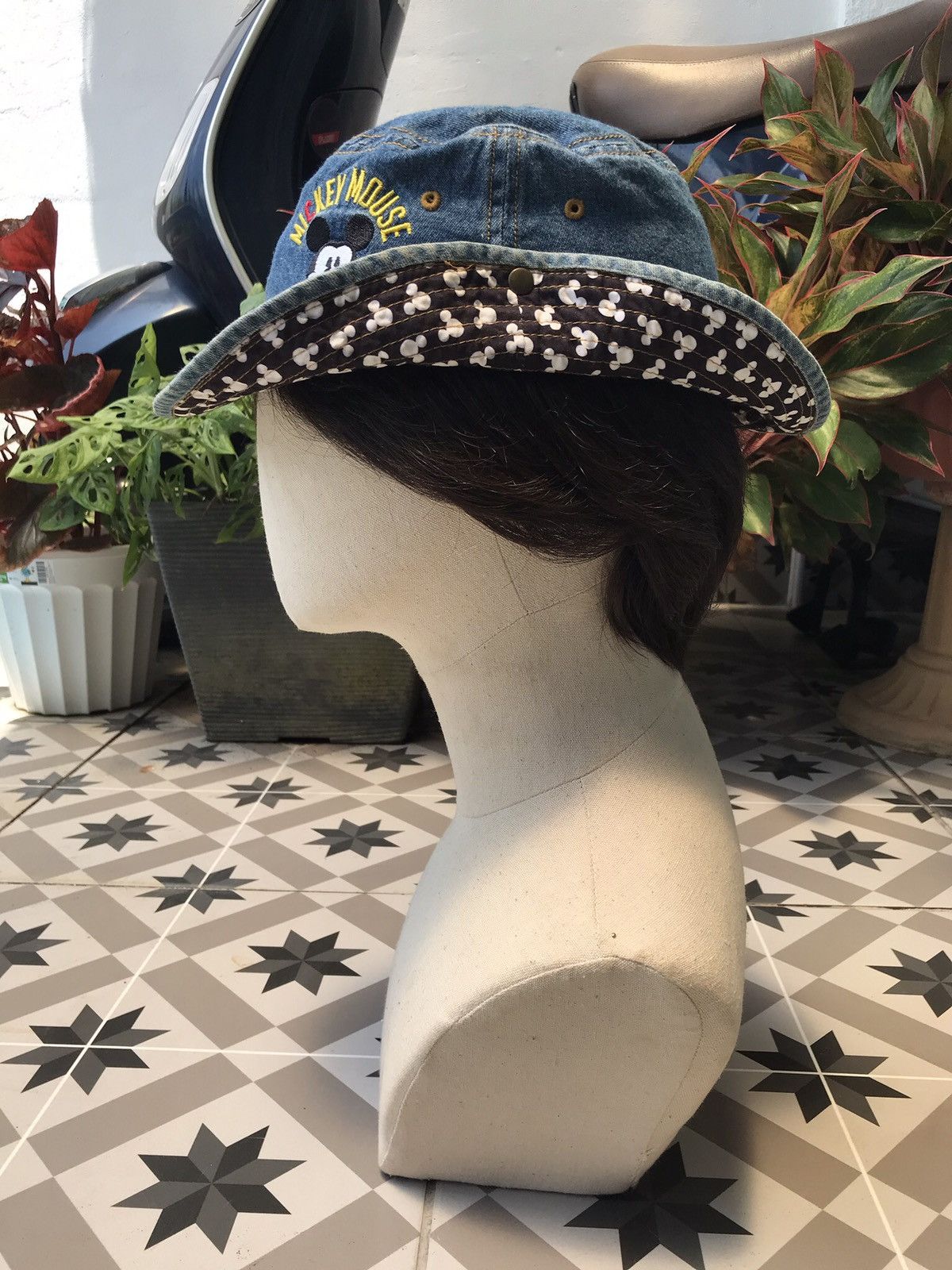 Disney × Japanese Brand ( YOUTH ) MICKEY MOUSE BUCKET HAT CAP HAT BY TOKYO DISNEY Size ONE SIZE - 15 Thumbnail