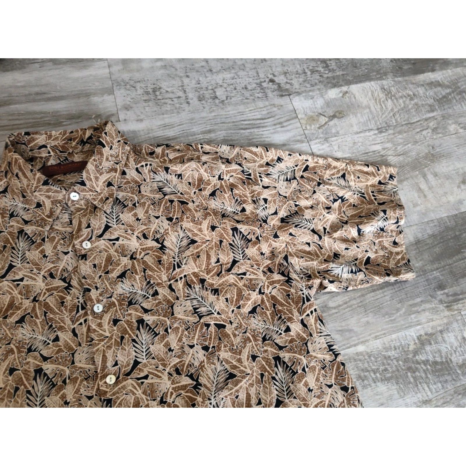 Vintage Tori Richard Honolulu Hawaiian Shirt Brown Floral Short Sleeve Button-Up Collared Cotton Woven Pockets Made in Hawaii USA L/XL Men Size US L / EU 52-54 / 3 - 5 Thumbnail