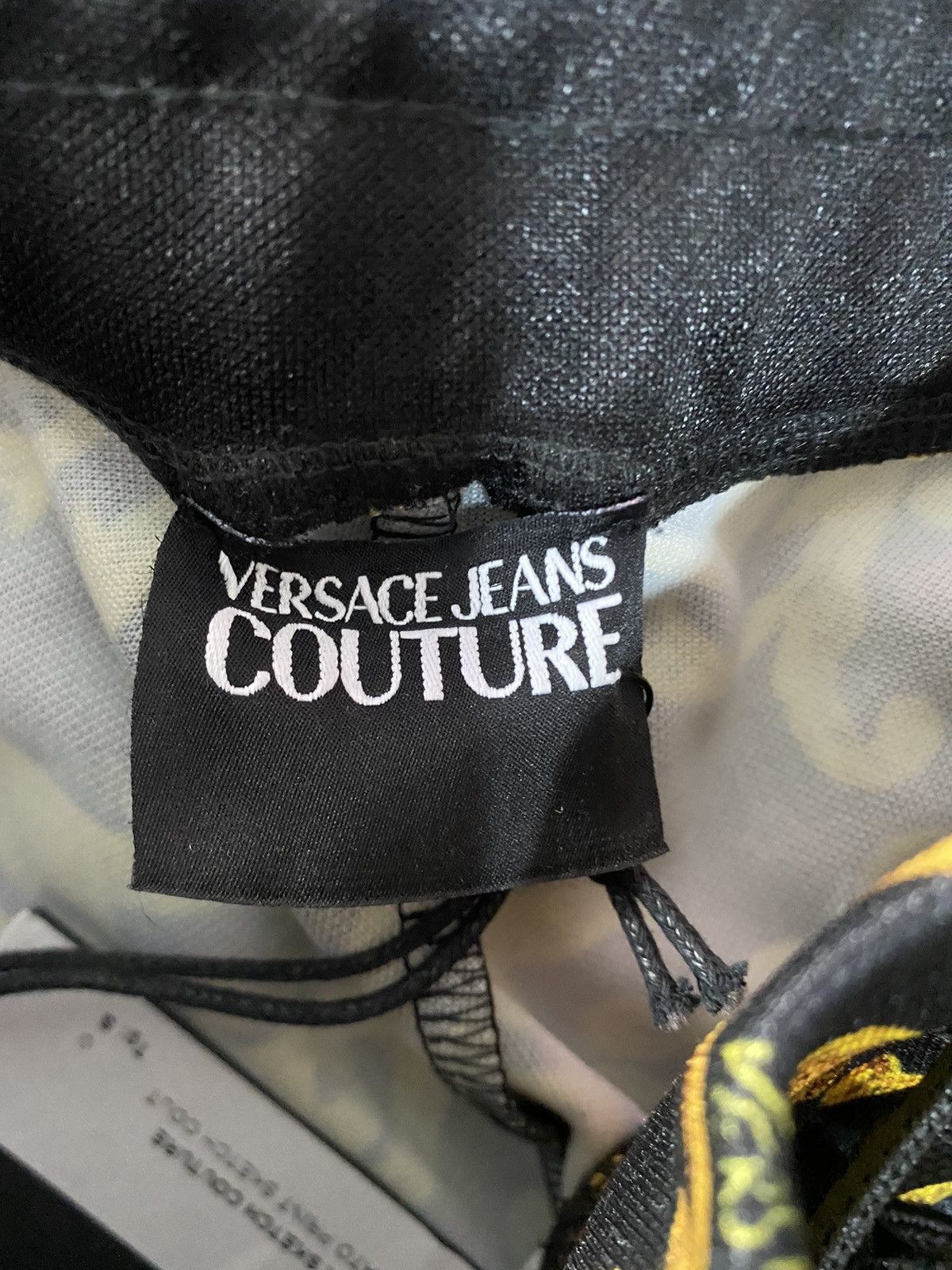 Versace Jeans Couture Versace Jeans Culture Sketch Print Triacetate Shorts S, new. Size 27" / US 4 / IT 40 - 9 Thumbnail