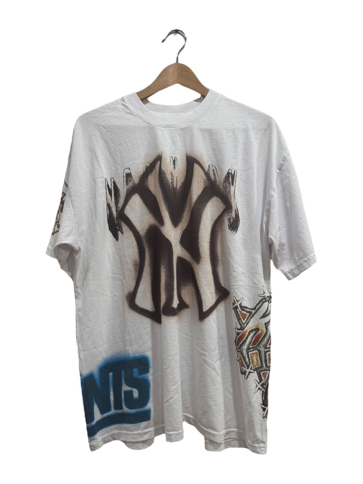 Travis Scott Travis Scott Fanatics Fest Exclusive NYC Teams Tee White Size US S / EU 44-46 / 1 - 1 Thumbnail