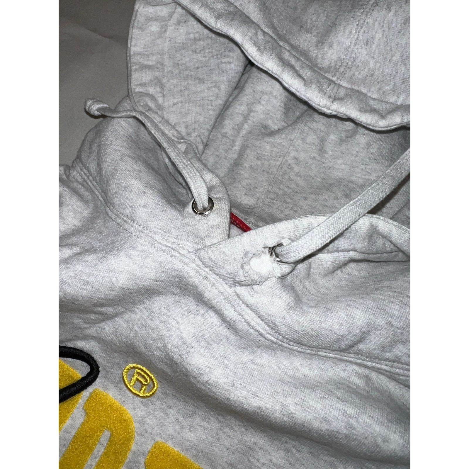 Supreme Supreme SS22 Embroidered Chenille Script Hoodie Size US M / EU 48-50 / 2 - 3 Thumbnail