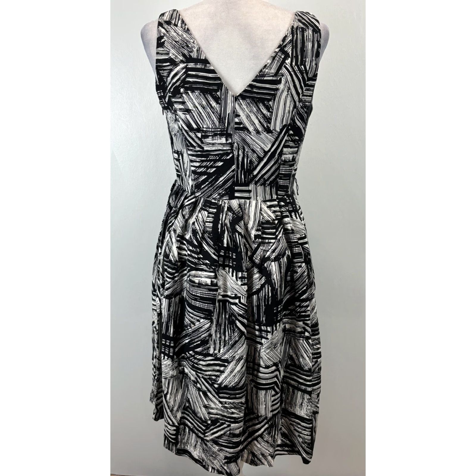 Coldwater Creek Coldwater Creek Dress Women 6 Black White Sleeveless Linen Blend Knee-Length V-Neck Fit & Flare Size M / US 6-8 / IT 42-44 - 3 Thumbnail