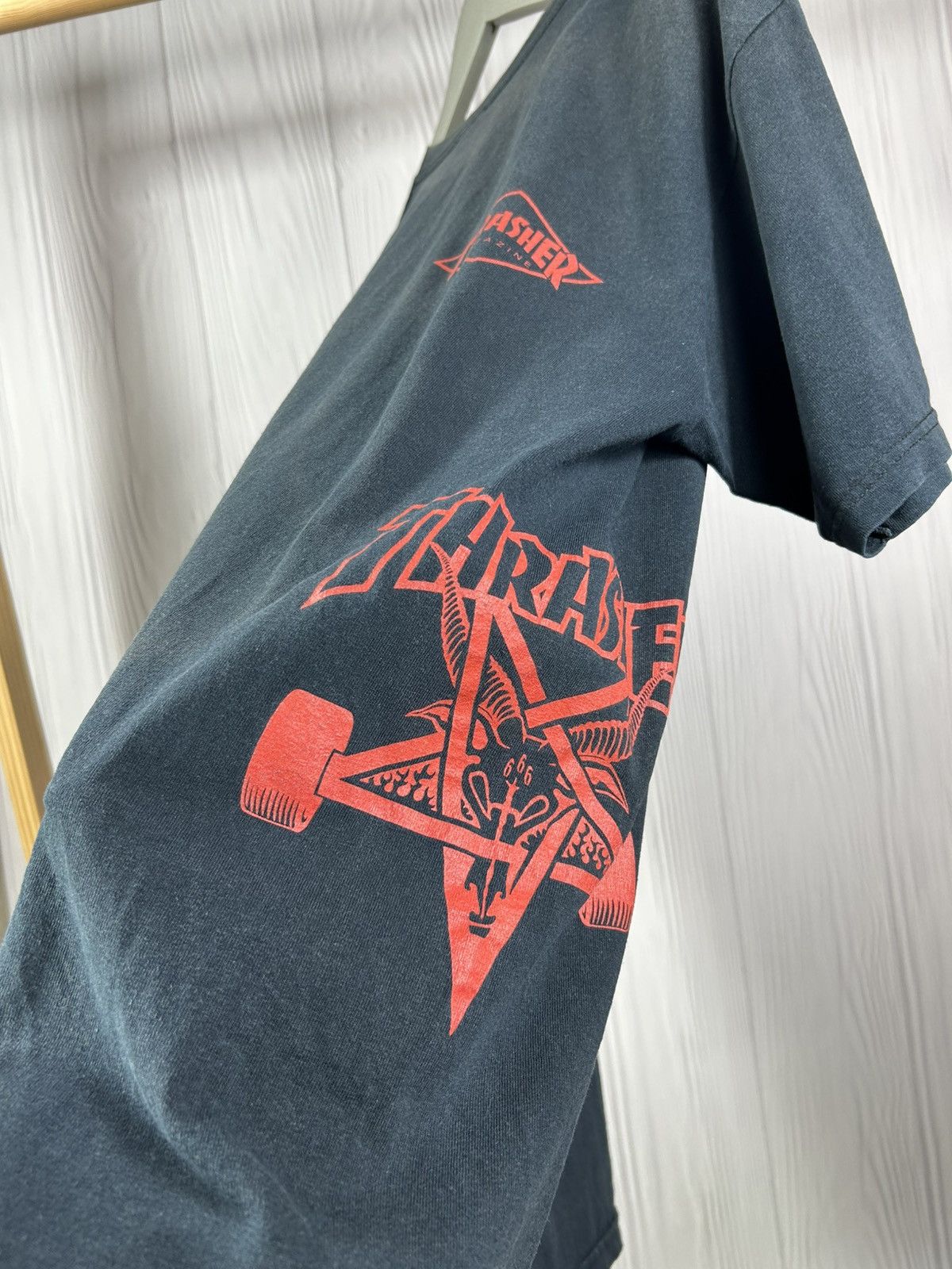 Thrasher × Vintage Vintage Thrasher Pentagram T-Shirt Size L Sunfaded Size US L / EU 52-54 / 3 - 13 Thumbnail