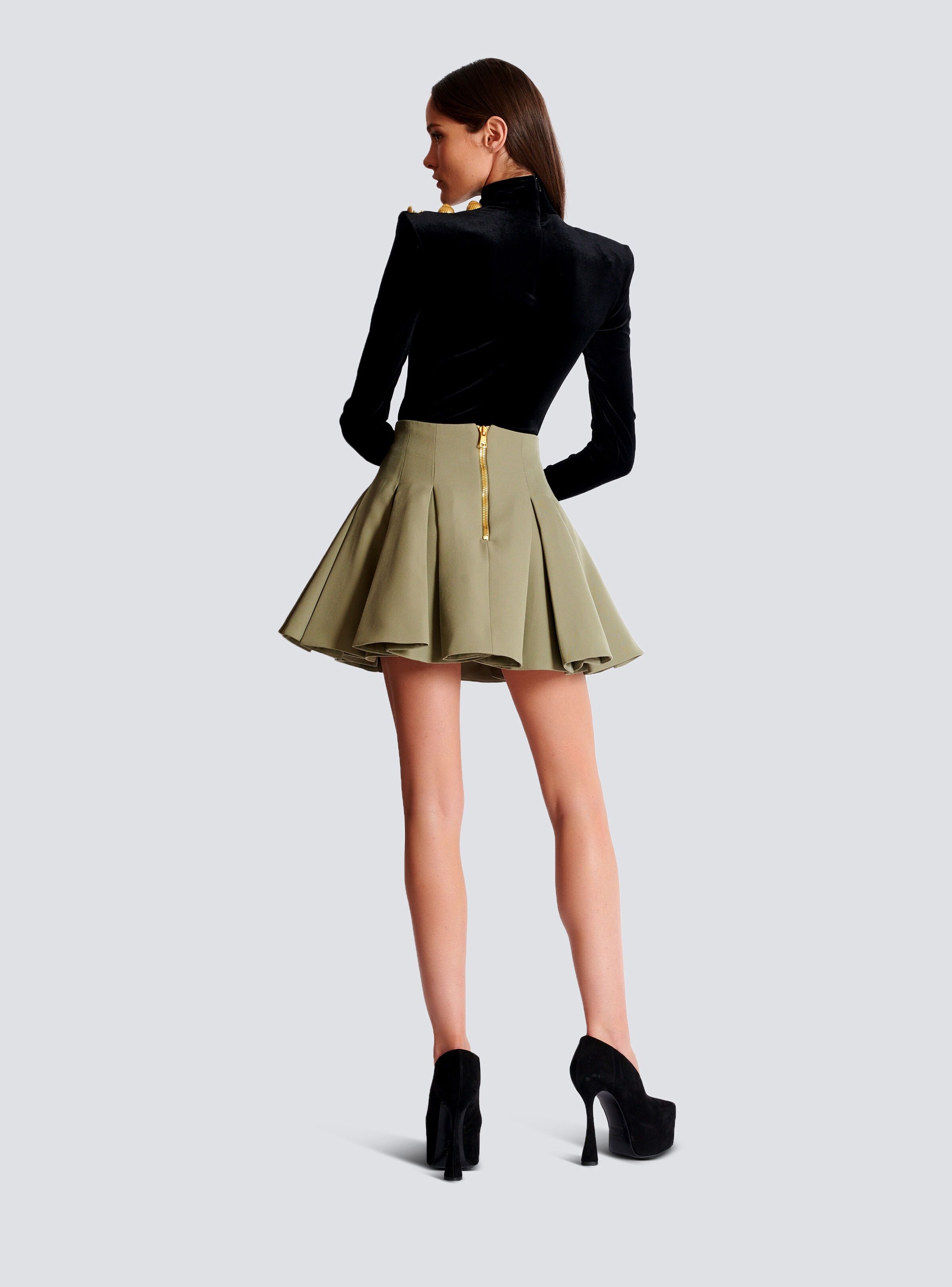 Balmain o1s1wg111025 Short Pleated Skirt in Green Size 25" / US 0 / IT 36 - 4 Thumbnail