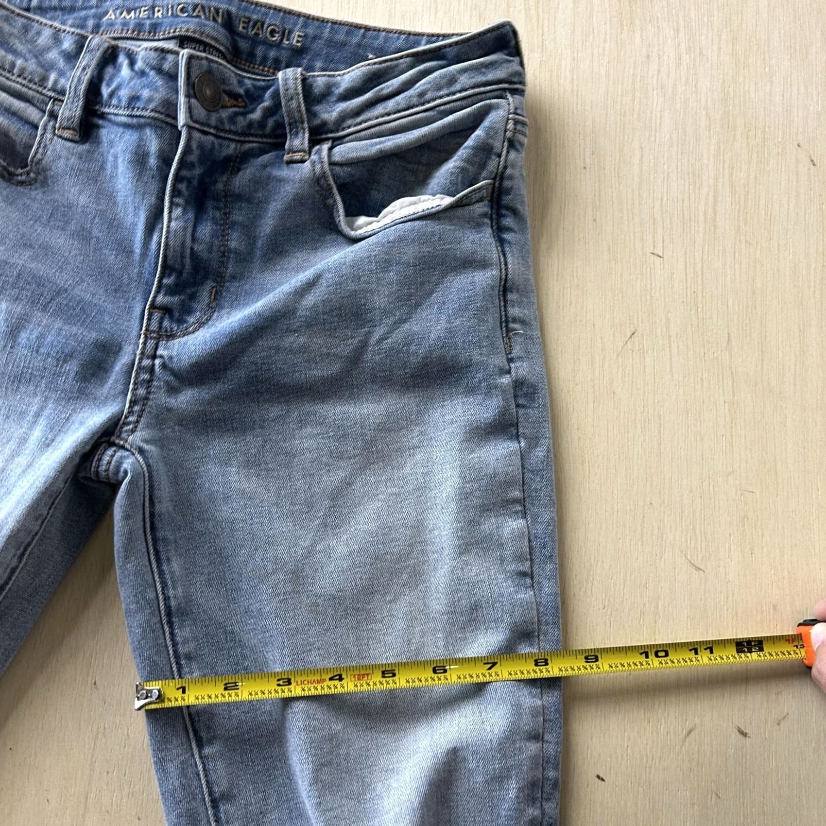 American Eagle Outfitters American Eagle Outfitters Jeans Womens 6 Blue Light Wash Distressed Skinny Denim Size 28" / US 6 / IT 42 - 7 Thumbnail