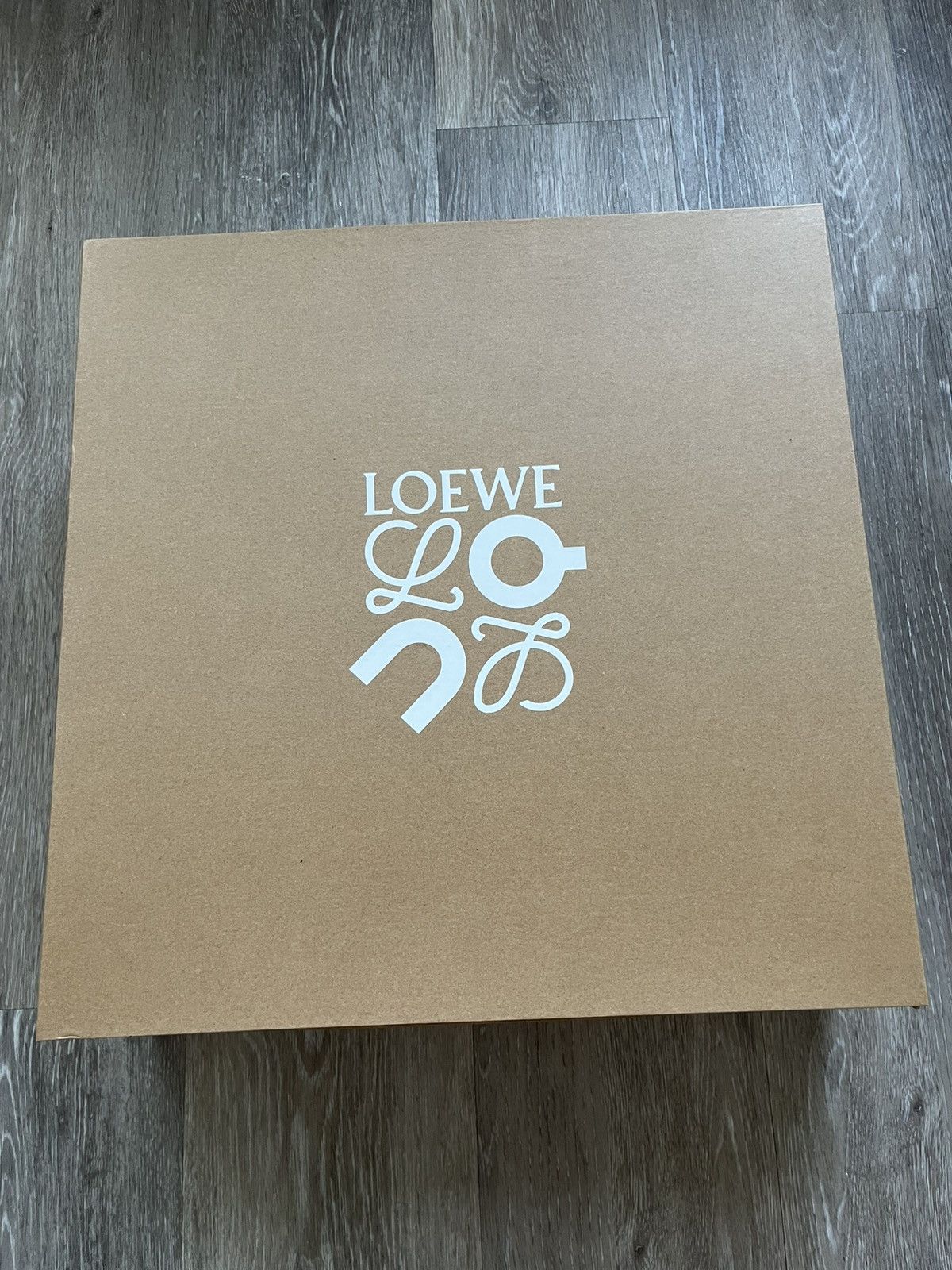 Loewe × On On x Loewe Storm Jacket Men’s Size Medium Black colour Size US M / EU 48-50 / 2 - 6 Thumbnail