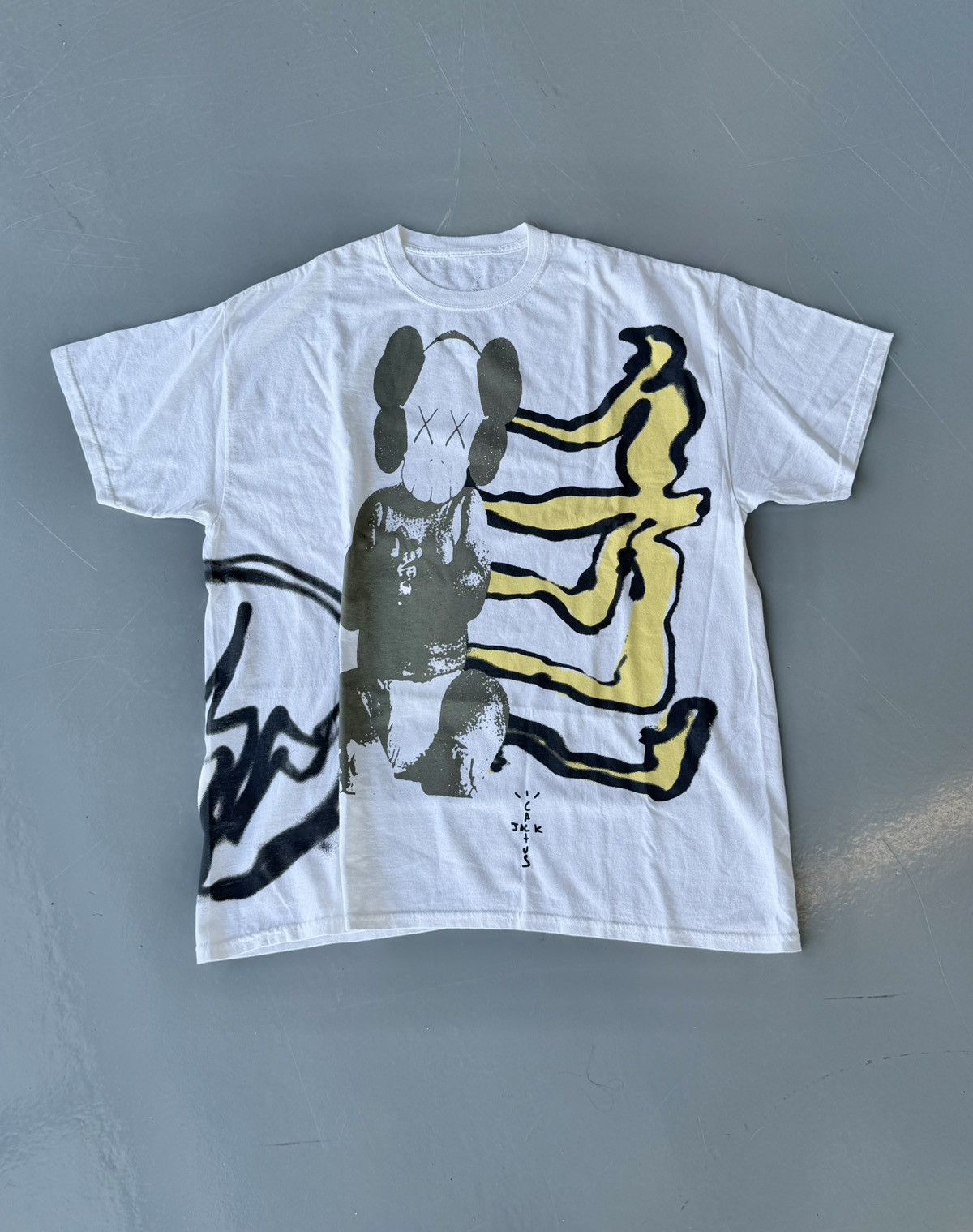Fragment Design × Kaws × Travis Scott Travis Scott x Kaws Tee Size US L / EU 52-54 / 3 - 1 Thumbnail