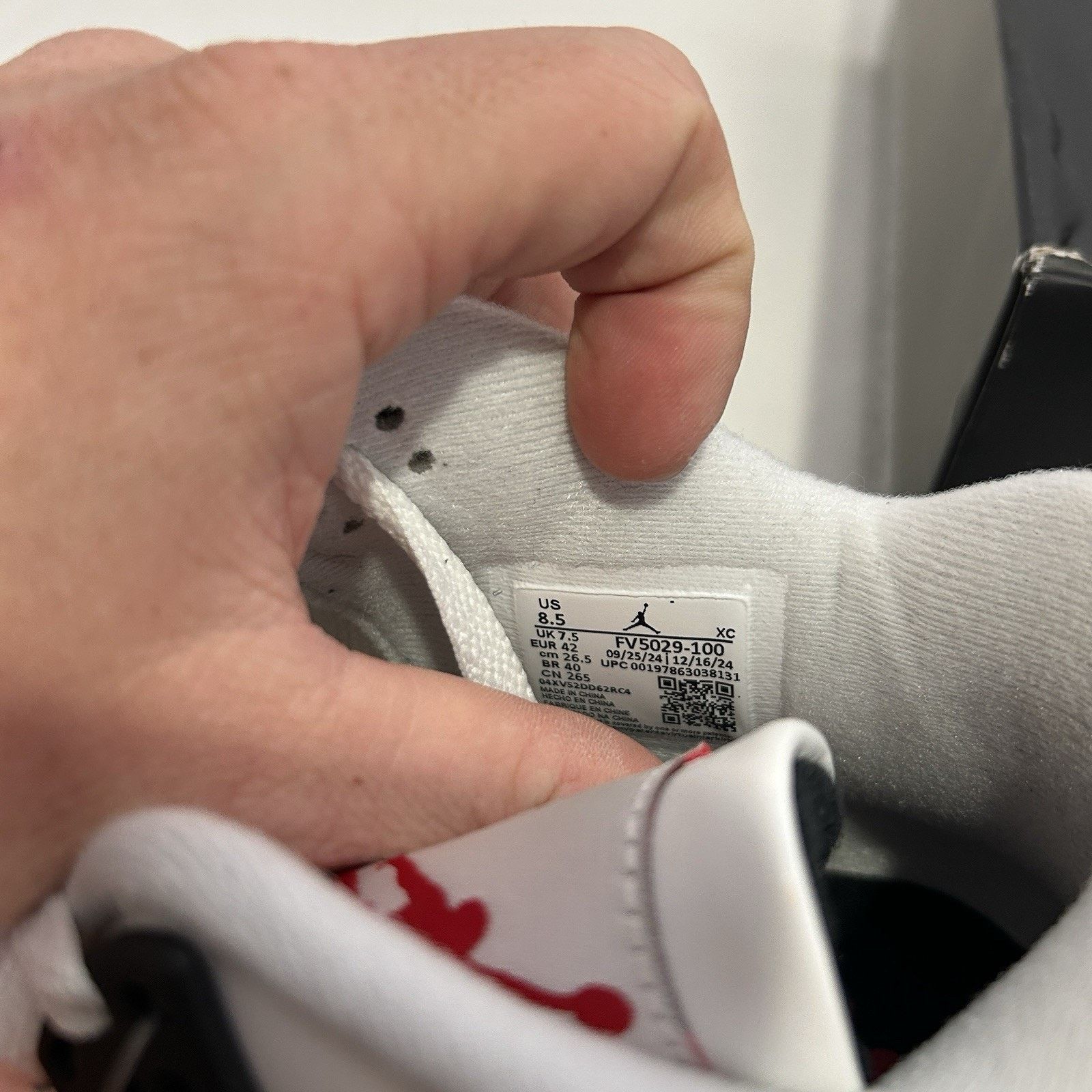 Jordan Brand Nike Air Jordan 4 Retro OG “White Cement” (2025) Size US 8.5 / EU 41-42 - 6 Thumbnail