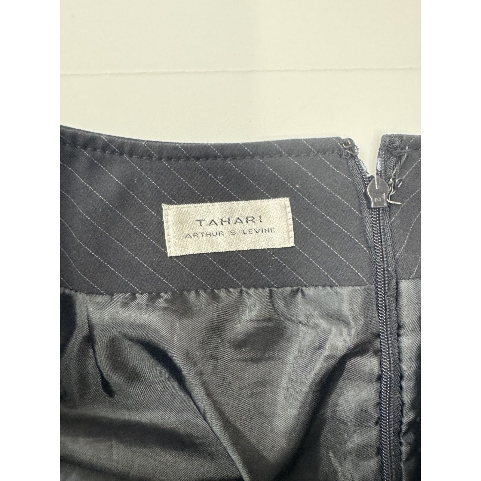 Banana Republic Tahari Arthur S. Levine Skirt Pinstripe Academia Gray 8 Size 30" / US 8 / IT 44 - 5 Thumbnail
