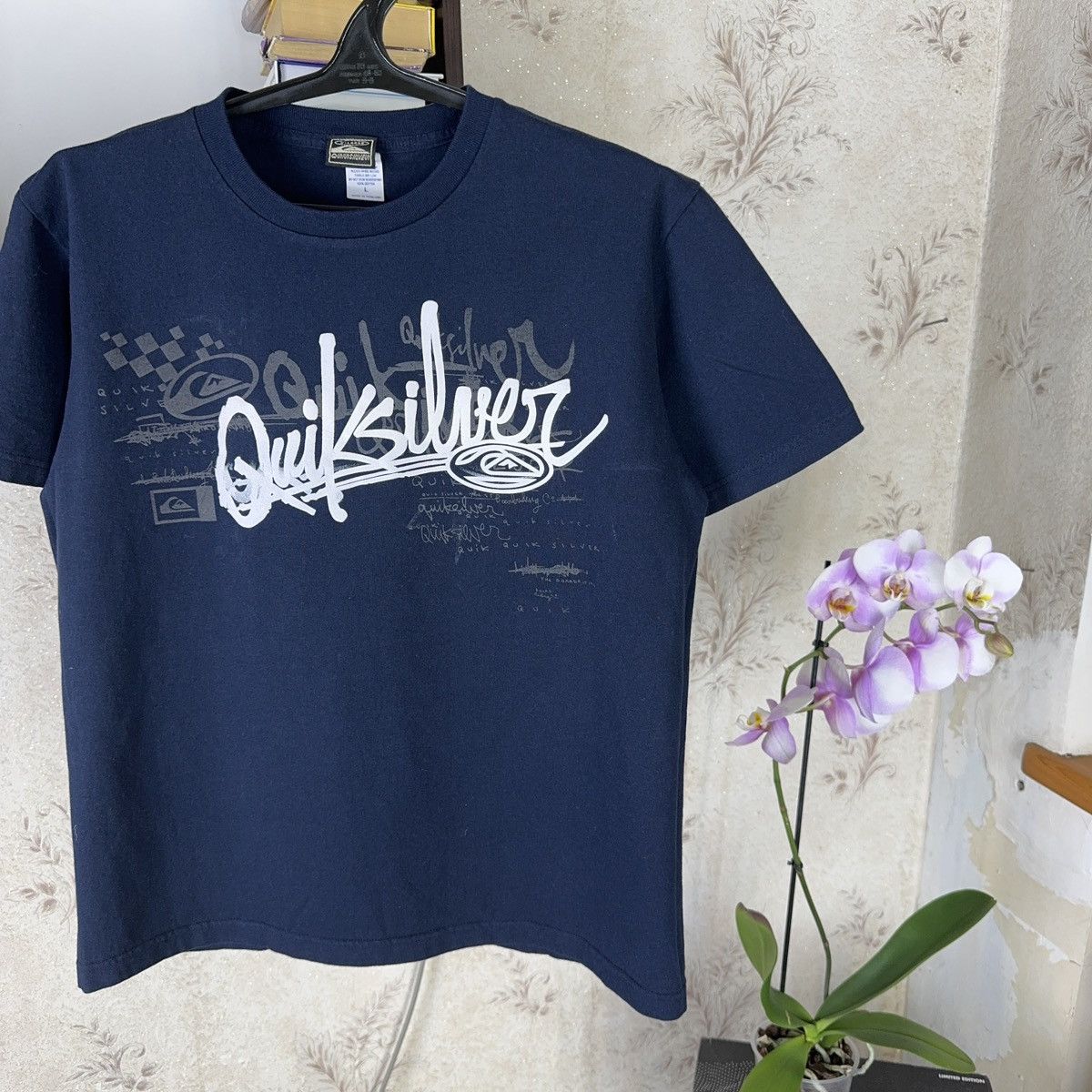 Quiksilver × Vintage Vintage Quiksilver T shirt Surfing Blue Centre Logo L Size US M / EU 48-50 / 2 - 6 Thumbnail