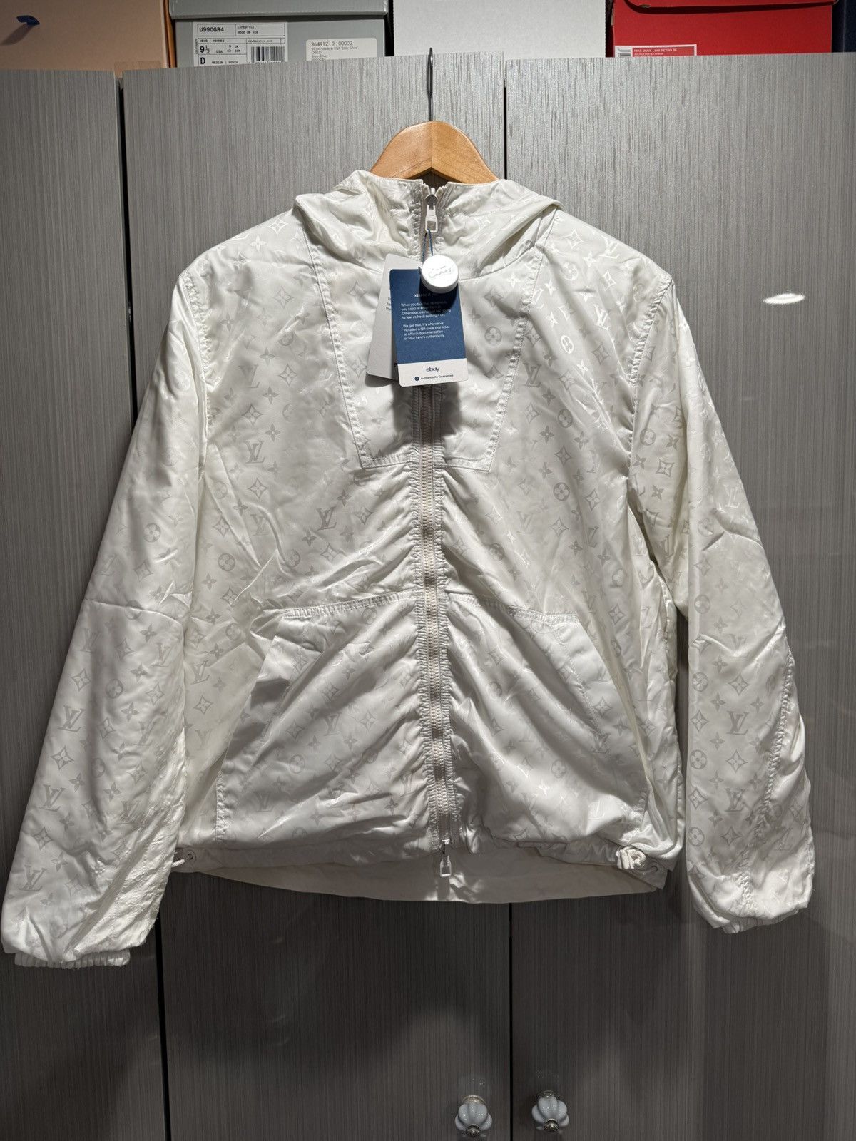 Louis Vuitton Louis Vuitton Staples White Monogram Reversible Windbreaker Size US S / EU 44-46 / 1 - 1 Thumbnail