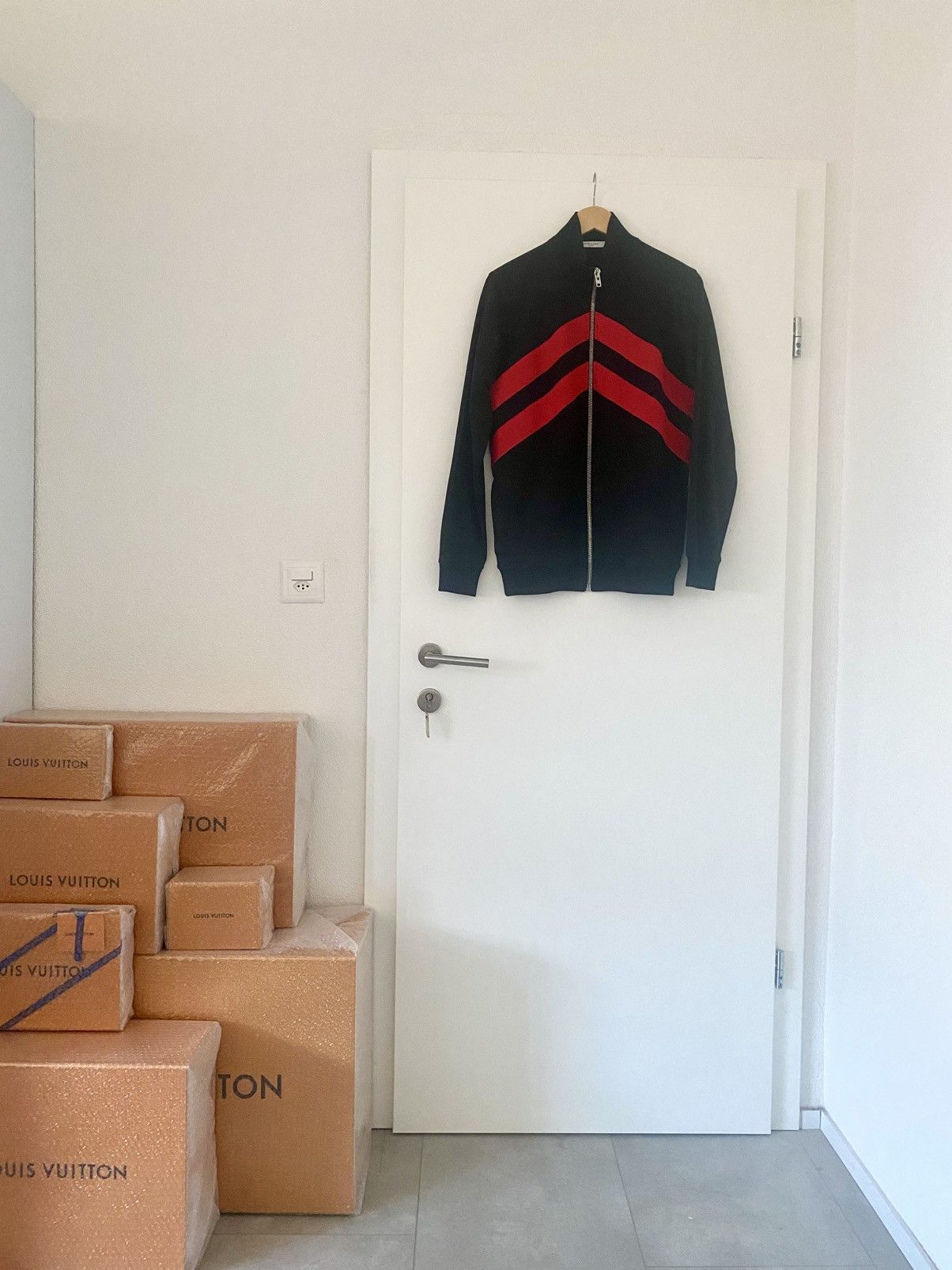 Givenchy Mint Givenchy black zip up sweatshirt track jacket red lines Size US S / EU 44-46 / 1 - 8 Thumbnail