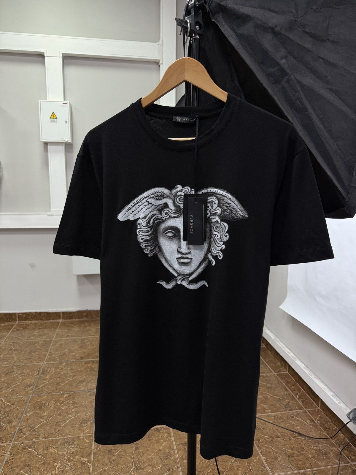 Versace ❗️NEW 🇮🇹 Versace Medusa Portrait T-Shirt Made in Italy Rare Size US L / EU 52-54 / 3 - 1 Thumbnail
