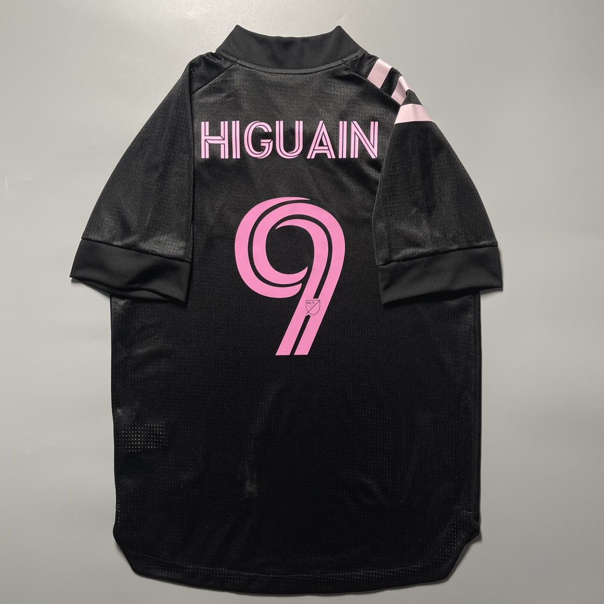 Adidas × Vintage INTER MIAMI ADIDAS 2020/2021 FOOTBALL AWAY JERSEY #9 HIGUAIN Size US M / EU 48-50 / 2 - 1 Thumbnail