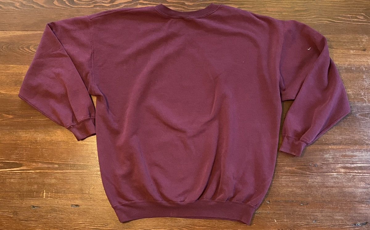 Gildan × Vintage Vintage 90’s Howling Wolf Maroon Crewneck Sweatshirt Size US XL / EU 56 / 4 - 15 Thumbnail