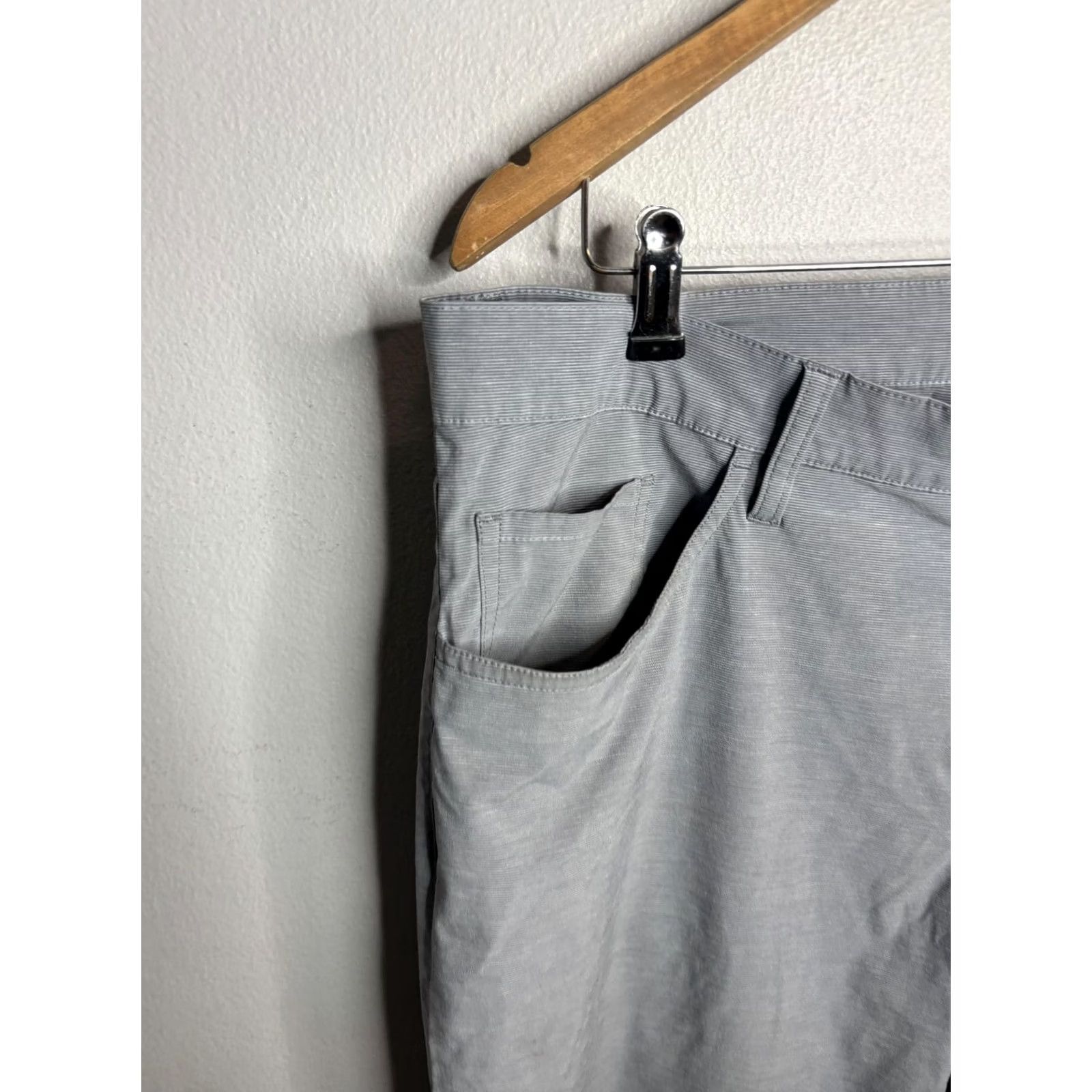 TravisMathew TravisMathew Pants Mens 38 Gray Slim Fit Stretch Lightweight Casual Golf Chino Size US 38 / EU 54 - 2 Thumbnail