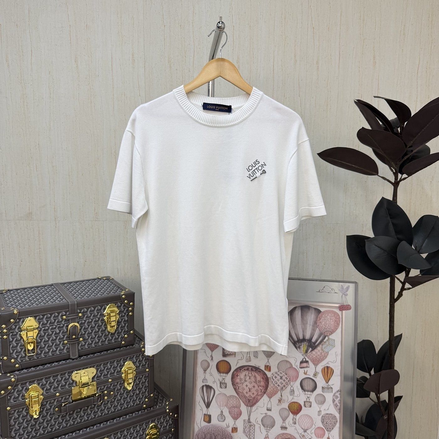 Louis Vuitton Louis Vuitton Logo T-Shirt Size S Size US S / EU 44-46 / 1 - 1 Thumbnail