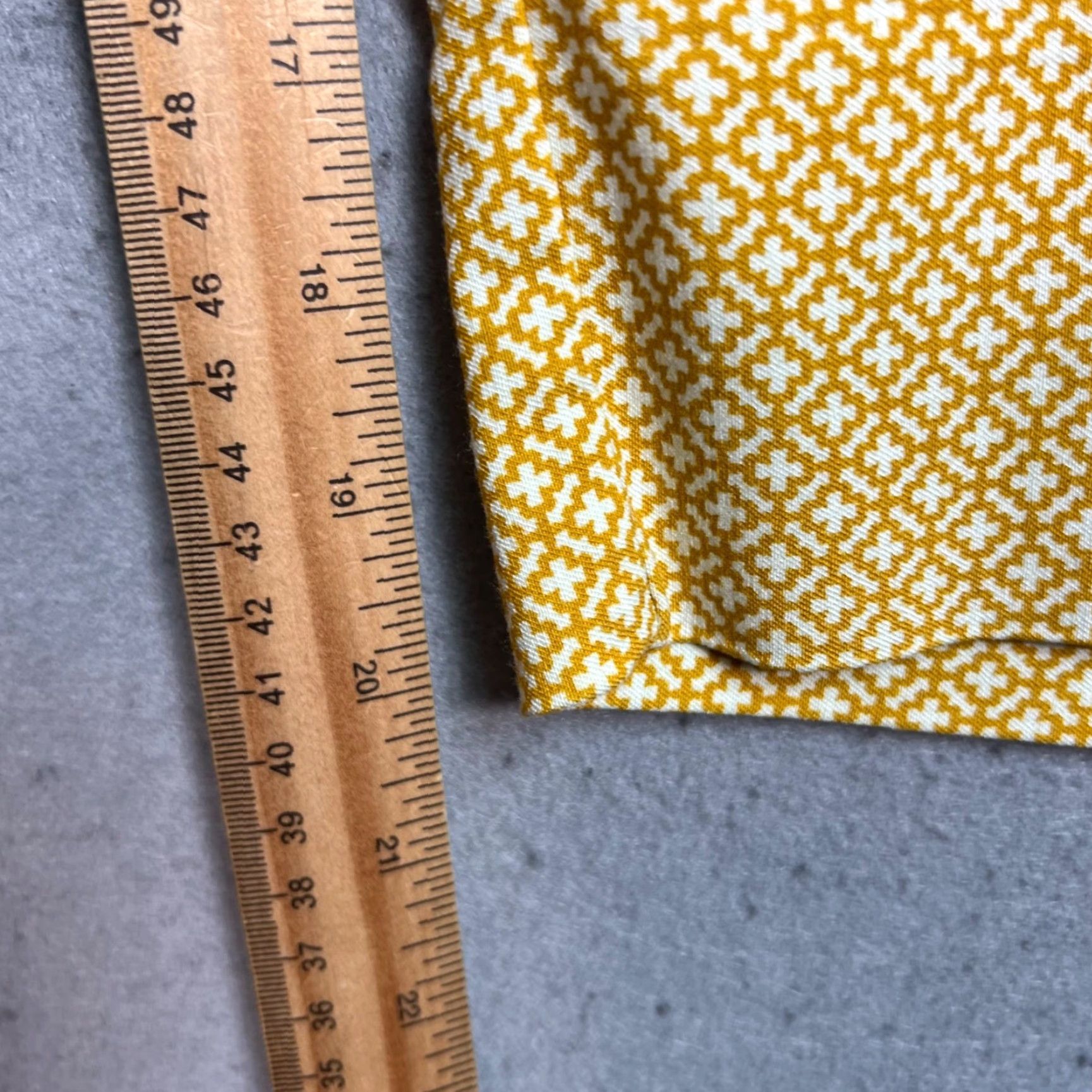 Cynthia Rowley VINTAGE Cynthia Rowley Womens Ankle Pants Size 6 Straight Leg Yellow Geometric Pattern Summer Season Size 28" / US 6 / IT 42 - 7 Thumbnail