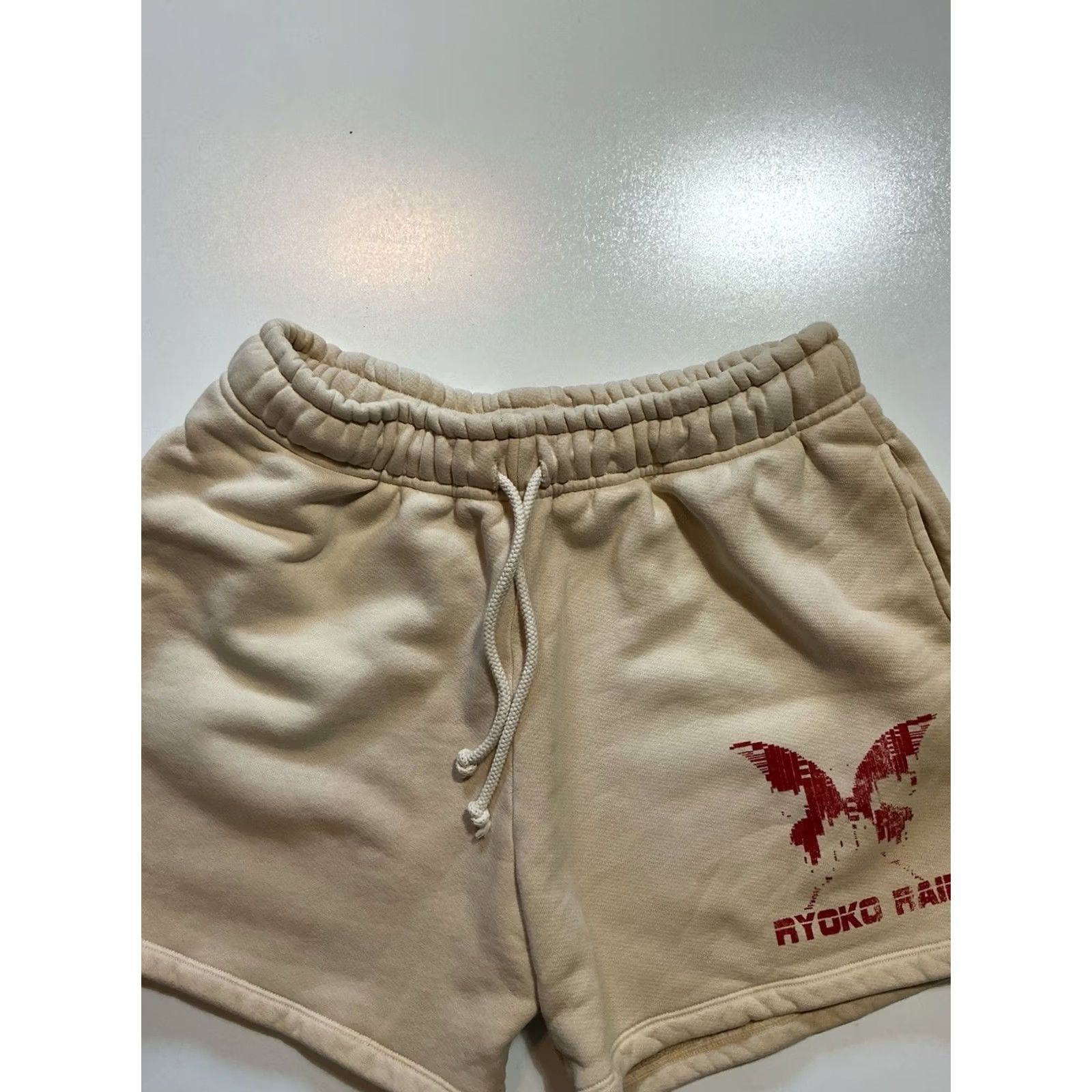 Rains Ryoko Rain Butterfly Beige Red Graphic 5” Inseam Heavyweight Sweat Shorts XL Mens Beige 5” Inseam Graphic Butterfly Size US 36 / EU 52 - 6 Thumbnail