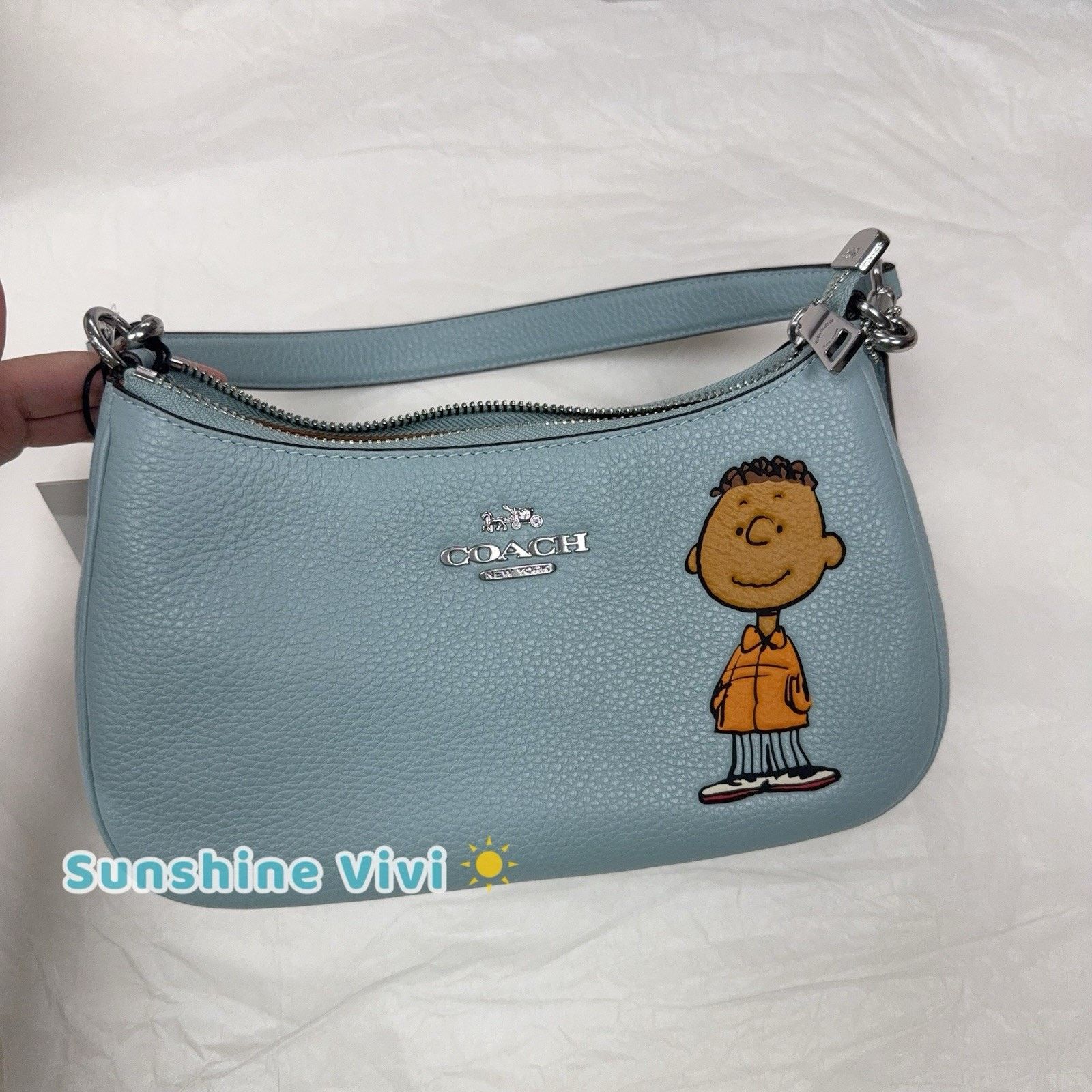 Coach NWT Coach X Peanuts Teri Shoulder Franklin CBJ80 Light Blue Size ONE SIZE - 6 Thumbnail