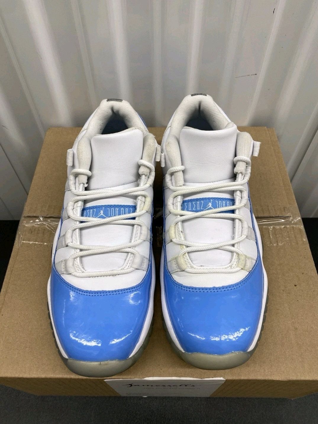 Jordan Brand Nike Air Jordan Retro 11 Low GS UNC 2017 528896106 Size 6 Size US 6 / EU 39 - 2 Thumbnail