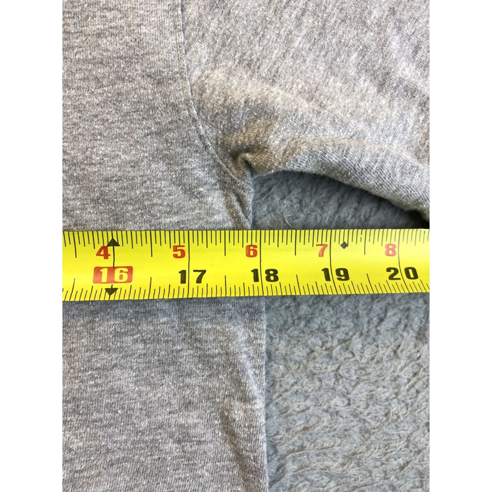 Champion Champion Men’s T-Shirt Size S Gray Basic Tee Regular Fit Sportswear Size US S / EU 44-46 / 1 - 6 Thumbnail
