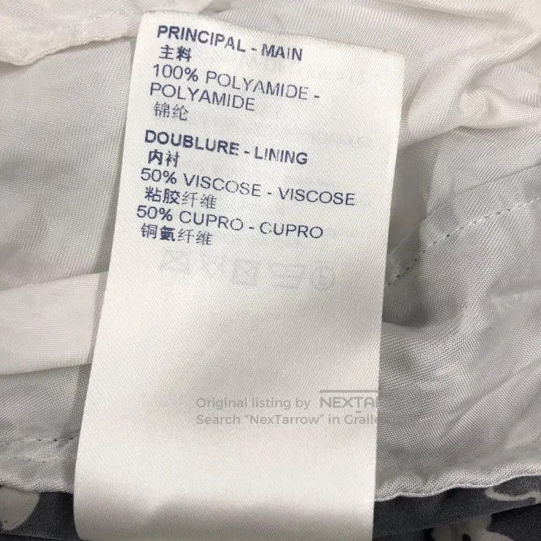 Louis Vuitton Louis Vuitton Black and white full print shorts Size US 34 / EU 50 - 8 Thumbnail