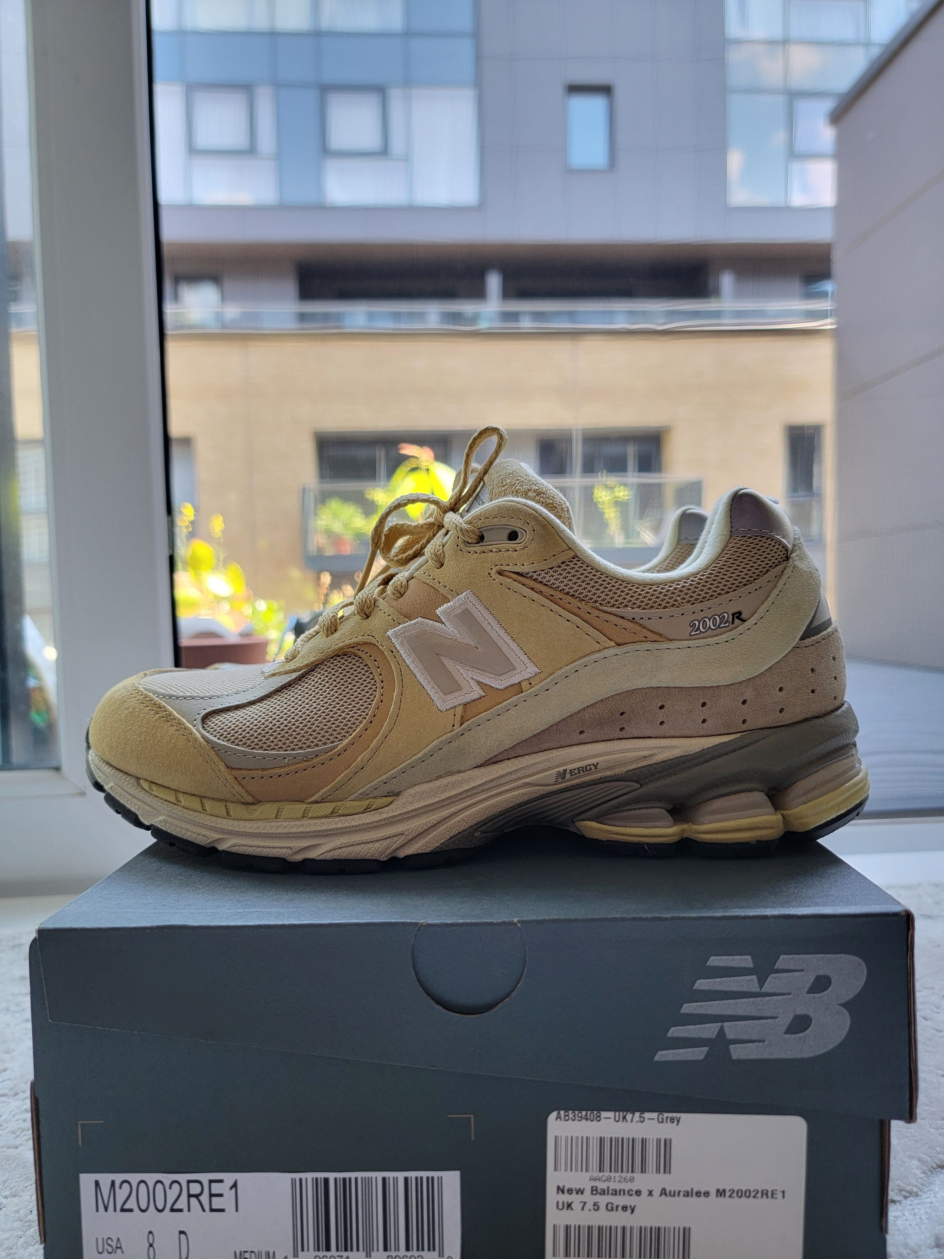 Auralee × New Balance Auralee X New Balance 2002r Yellow Beige Size US 8 / EU 41 - 2 Thumbnail