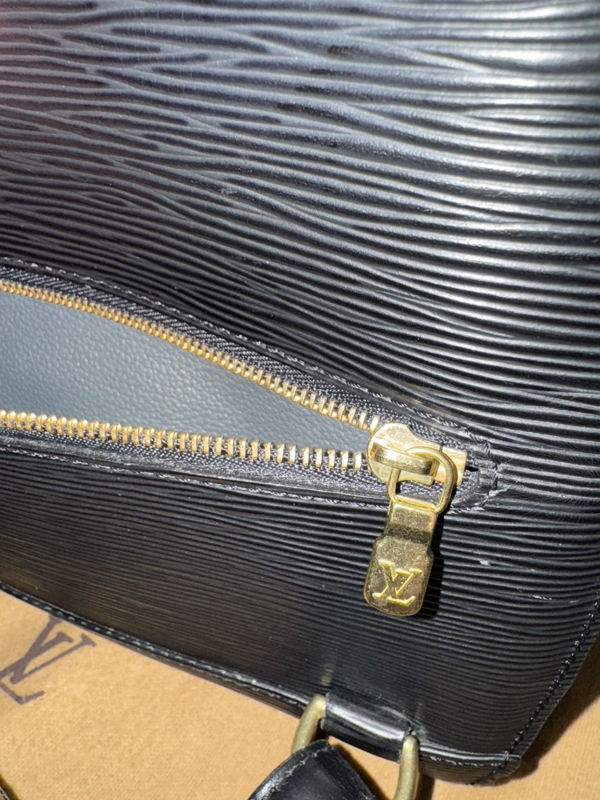 Gucci Louis Vuitton Epi Mabillon backpack Size ONE SIZE - 6 Thumbnail