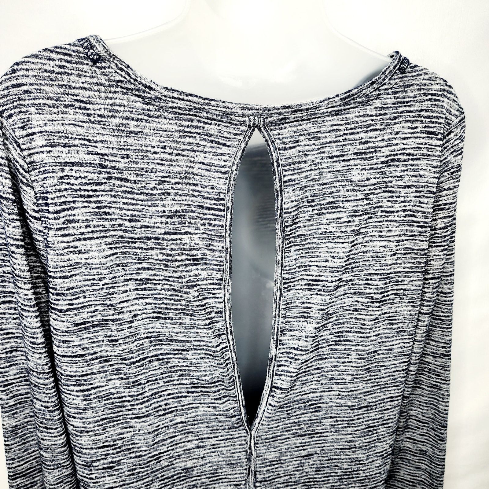 Athleta Athleta Navy Blue & Gray Breezy Cutout Long Sleeve Top Size L / US 10 / IT 46 - 10 Thumbnail