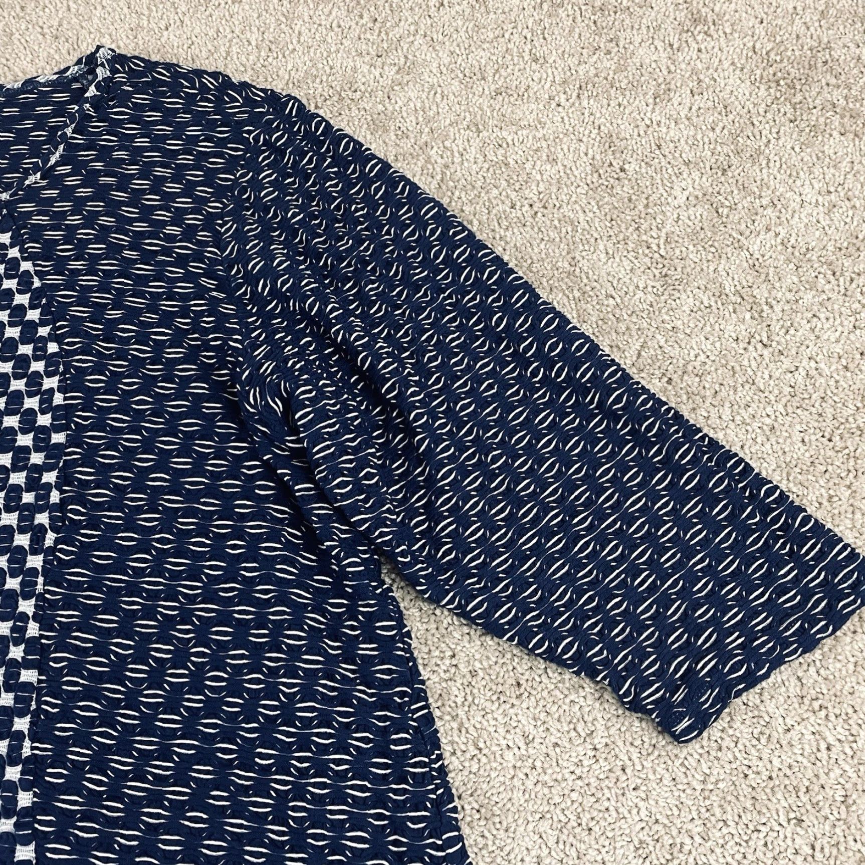 Vintage VINTAGE? No. Tianello Koi Top Womens Plus Size 3X Blue 3/4 Sleeves Texture Pattern Knit 120 Size XXL / US 16-18 / IT 52-54 - 5 Thumbnail