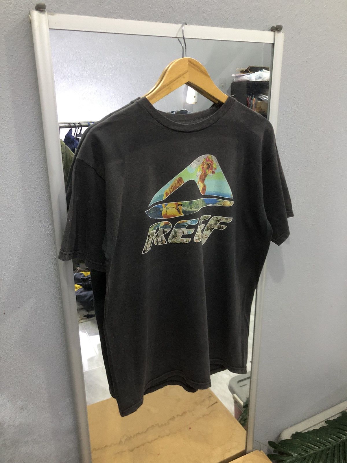 REEF × Vintage Vintage 90s REEF Bikini Girls Logo Surf Y2K Style T-shirt Size US M / EU 48-50 / 2 - 3 Thumbnail