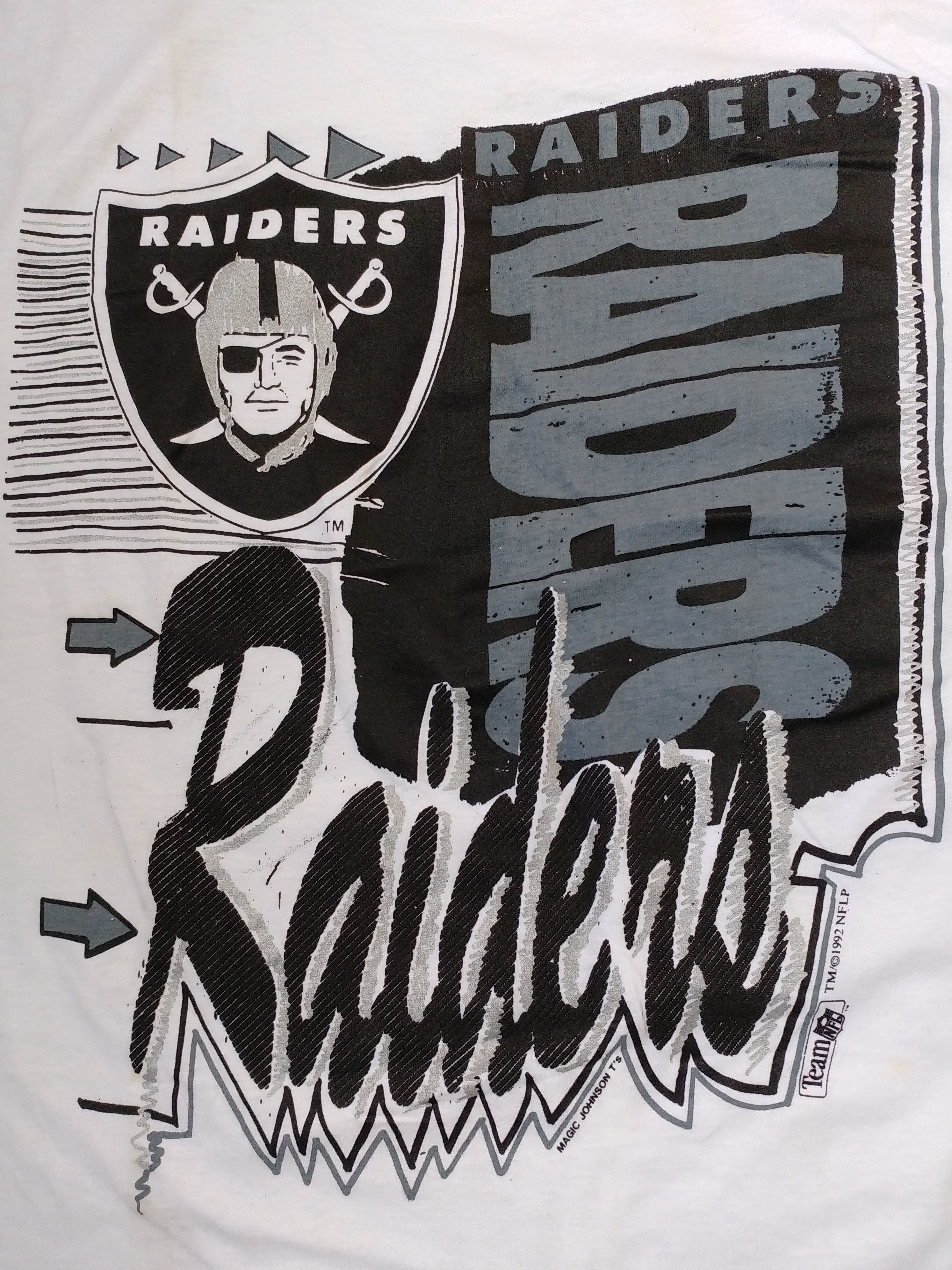 NFL Los Angeles RAIDERS t-shirt 1992 Magic Johnson vintage XL Size US XL / EU 56 / 4 - 9 Thumbnail