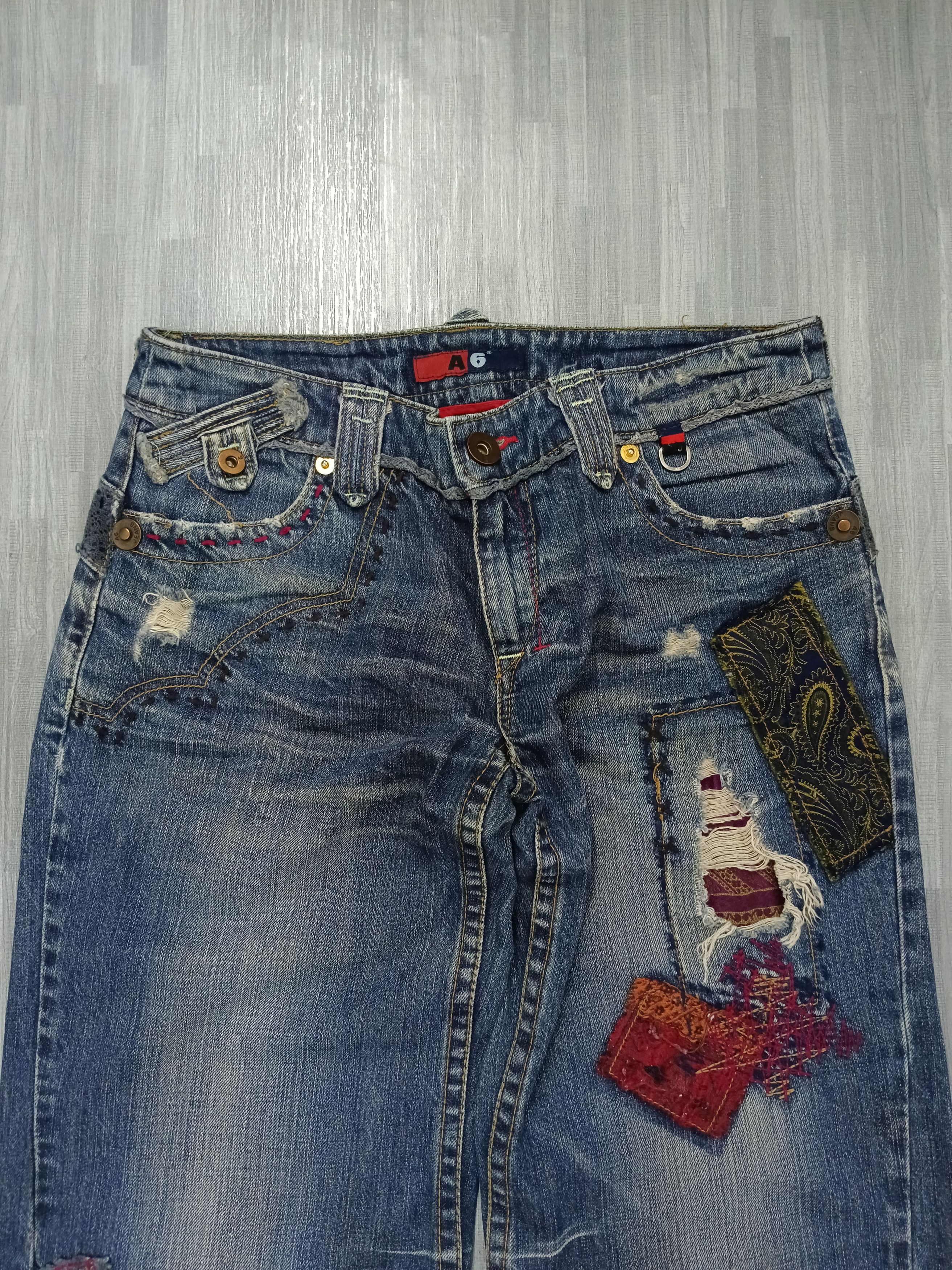 Japanese Brand A6 DISTRESSED PACTHWORK TWIST DENIM PANTS Size 30" / US 8 / IT 44 - 4 Thumbnail