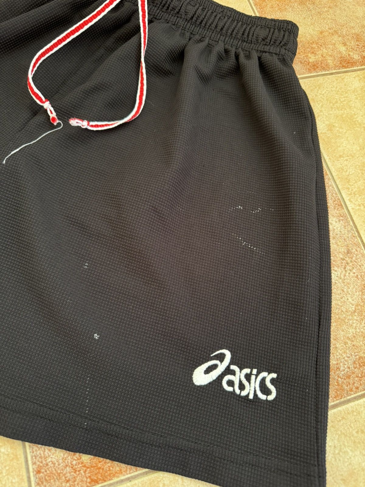Asics × Vintage Vintage Sunderland 1997-1998 Home Soccer Shorts Football Kit Size US 36 / EU 52 - 5 Thumbnail