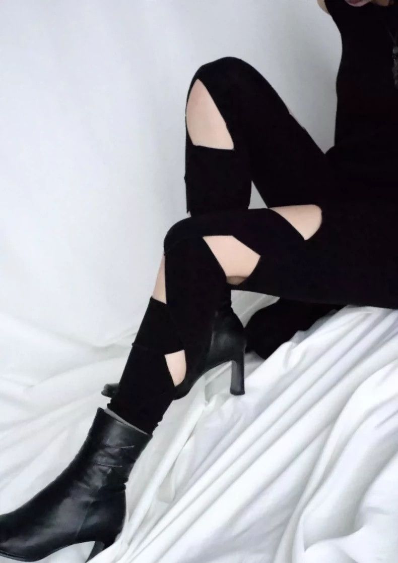 Yohji Yamamoto yohji yamamoto size 1 Mainline irregular hollowed-out leggi Size 25" / US 0 / IT 36 - 1 Thumbnail