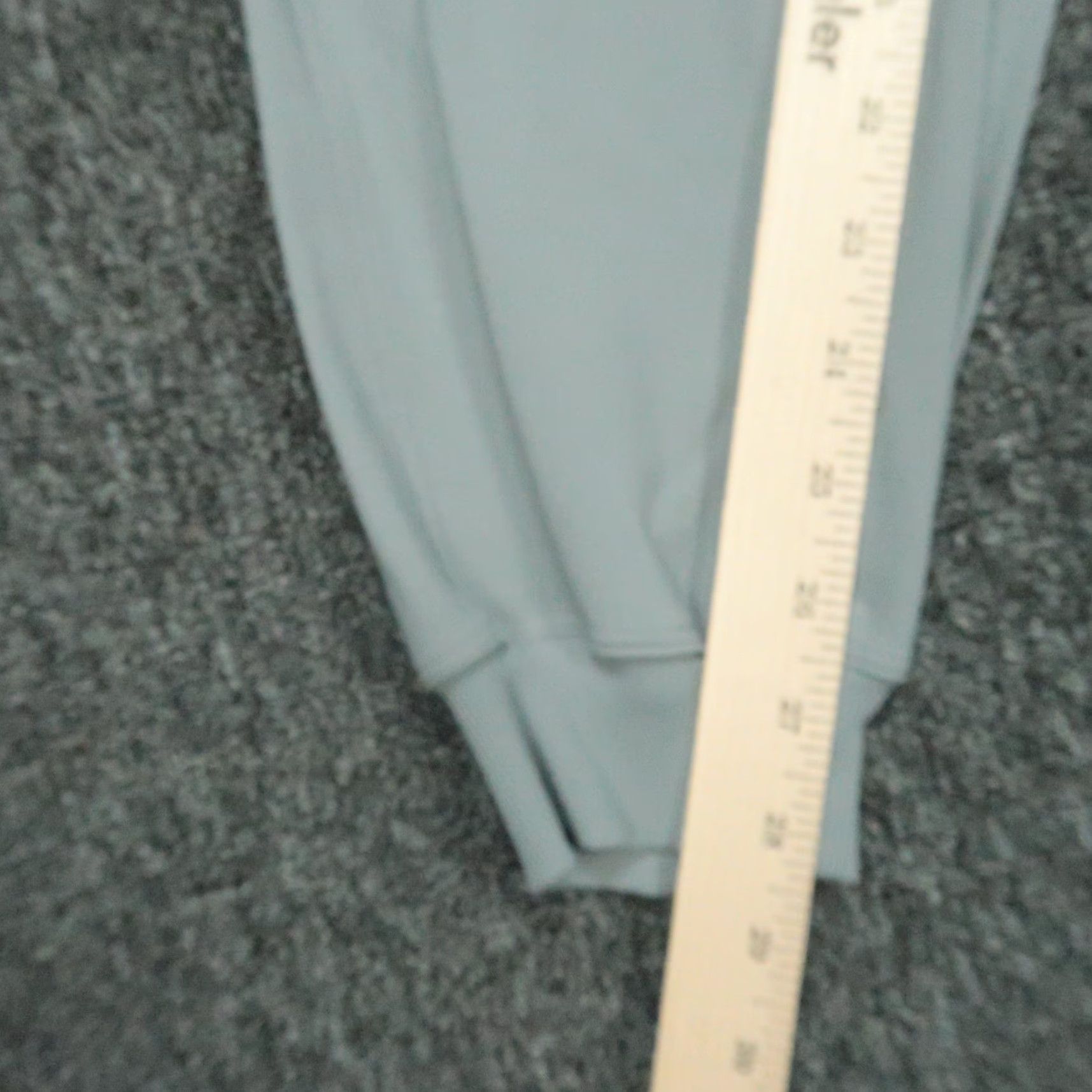 Lululemon Lululemon Pants Womens 10 Gray Jogger Pockets Drawstring Regular Inseam 28 in Tee? Size 32" / US 10 / IT 46 - 7 Thumbnail