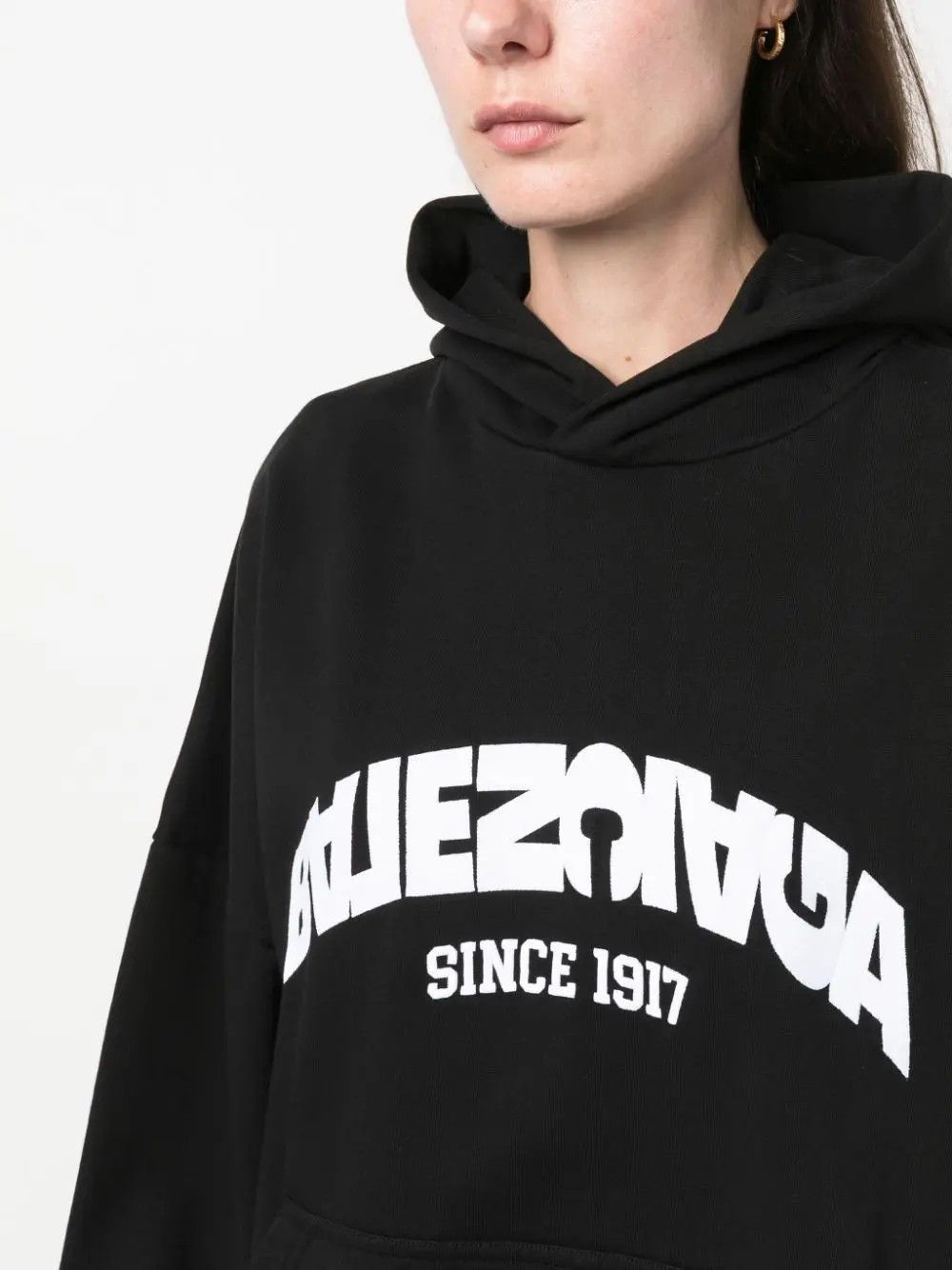 Balenciaga o1w1db10625 Back Flip Round Hoodie Oversized in Black Size M / US 6-8 / IT 42-44 - 3 Thumbnail