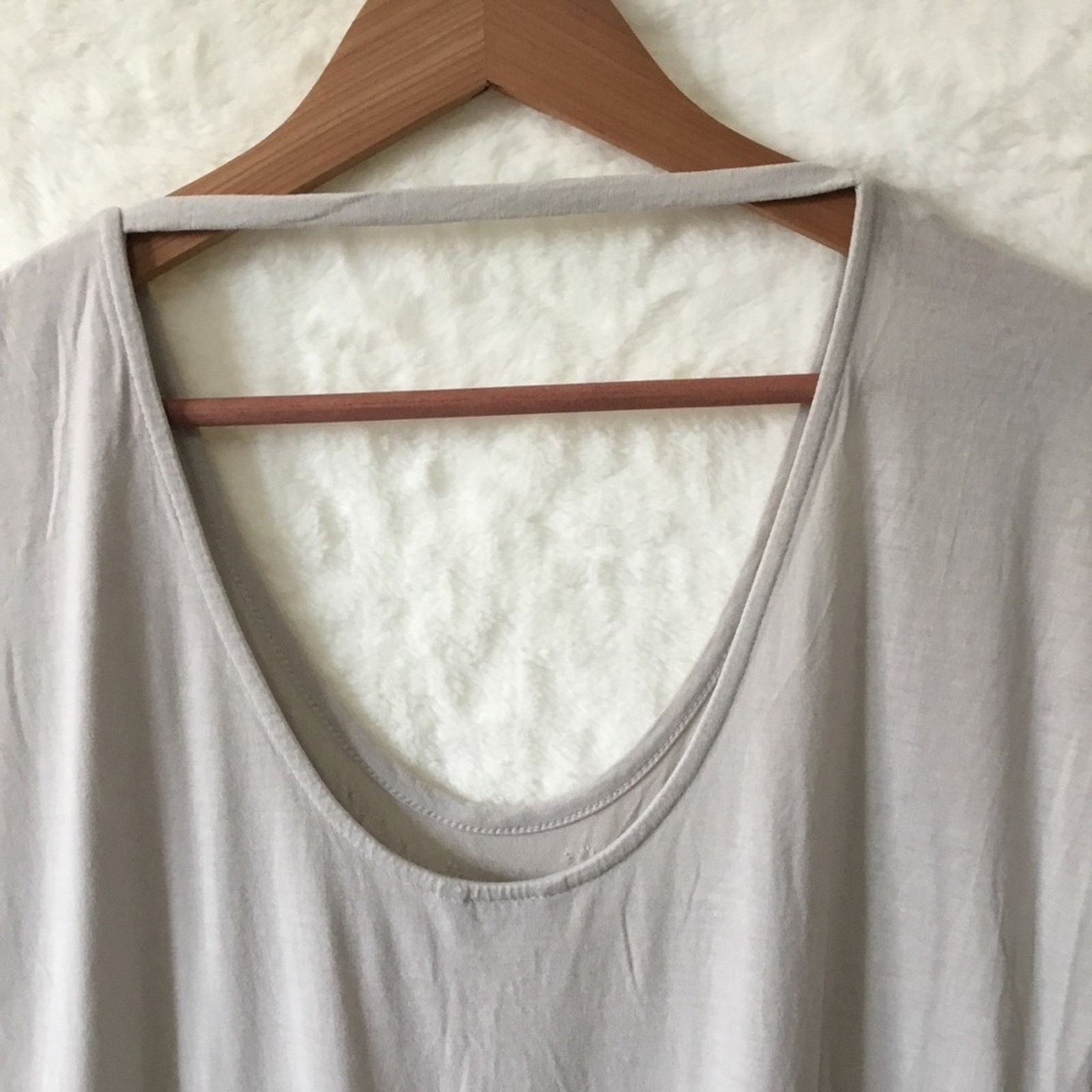 Club Monaco Club Monaco Light Gray Asymmetrical Sequined Top Size S / US 4 / IT 40 - 7 Thumbnail