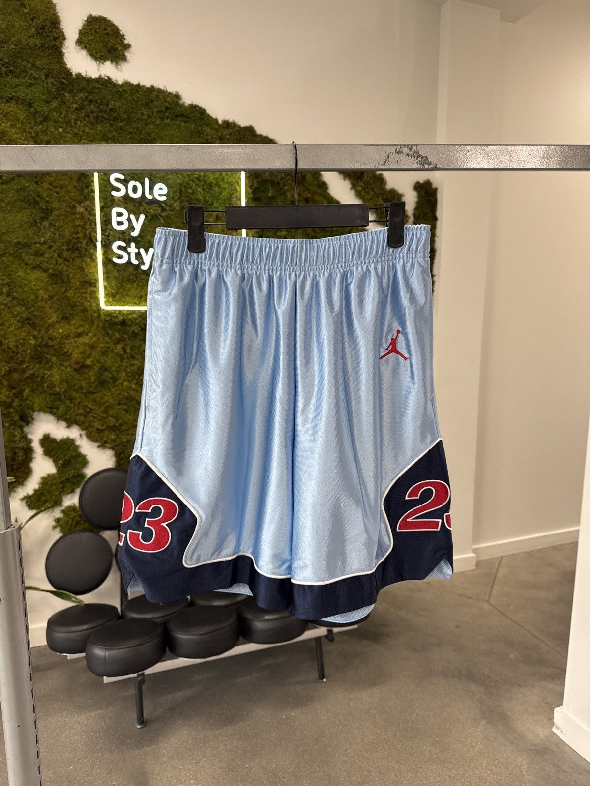 Jordan Brand × Supreme Supreme X Jordan Warm-up Shorts Size