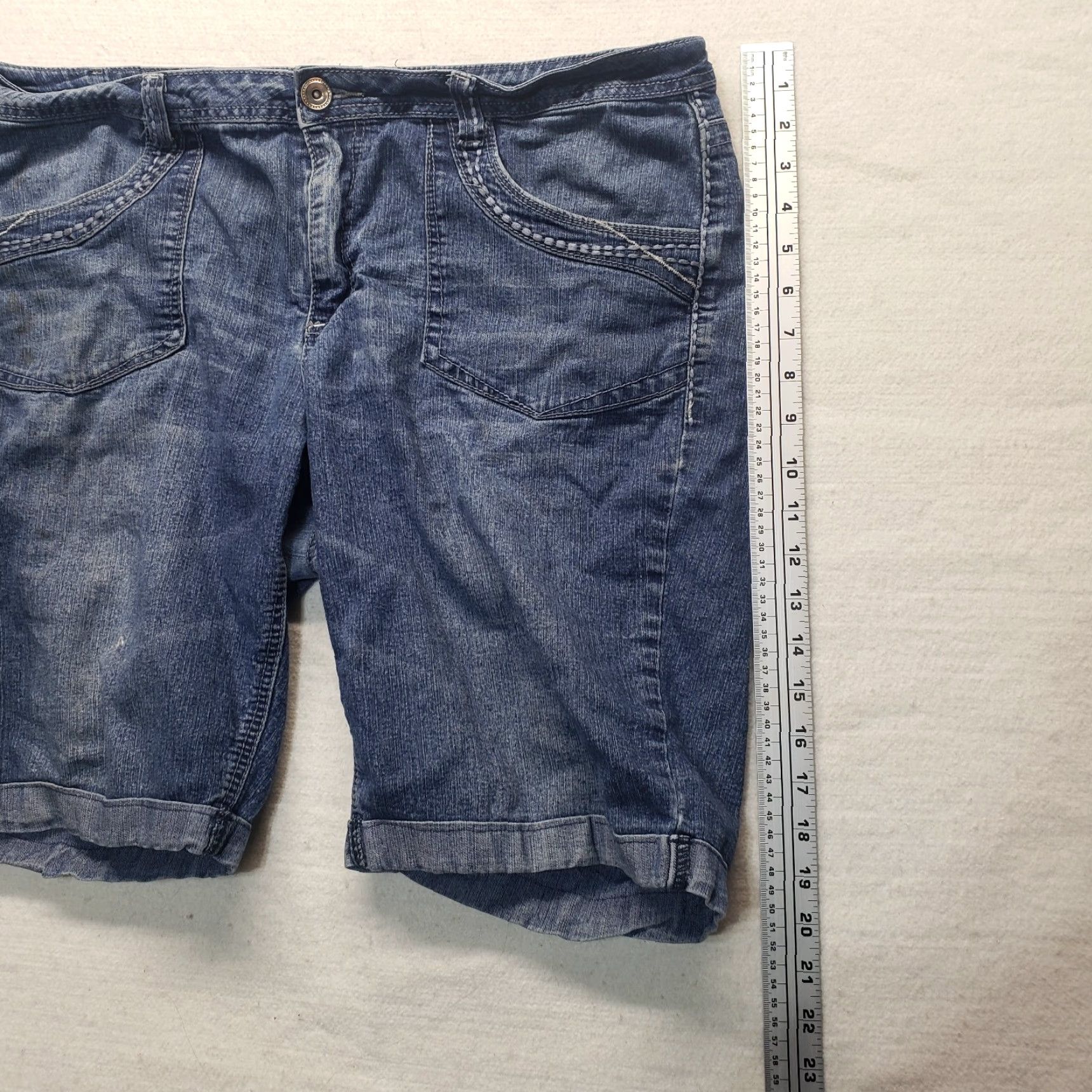 Denime Blue Identity Blue Identity Jean Shorts Denim Shorts Women Adult Size 10 Regular Inseam 12" Flat Front Cuffed Stretch Denim Shorts Women - 10 - Blue Size 32" / US 10 / IT 46 - 4 Thumbnail