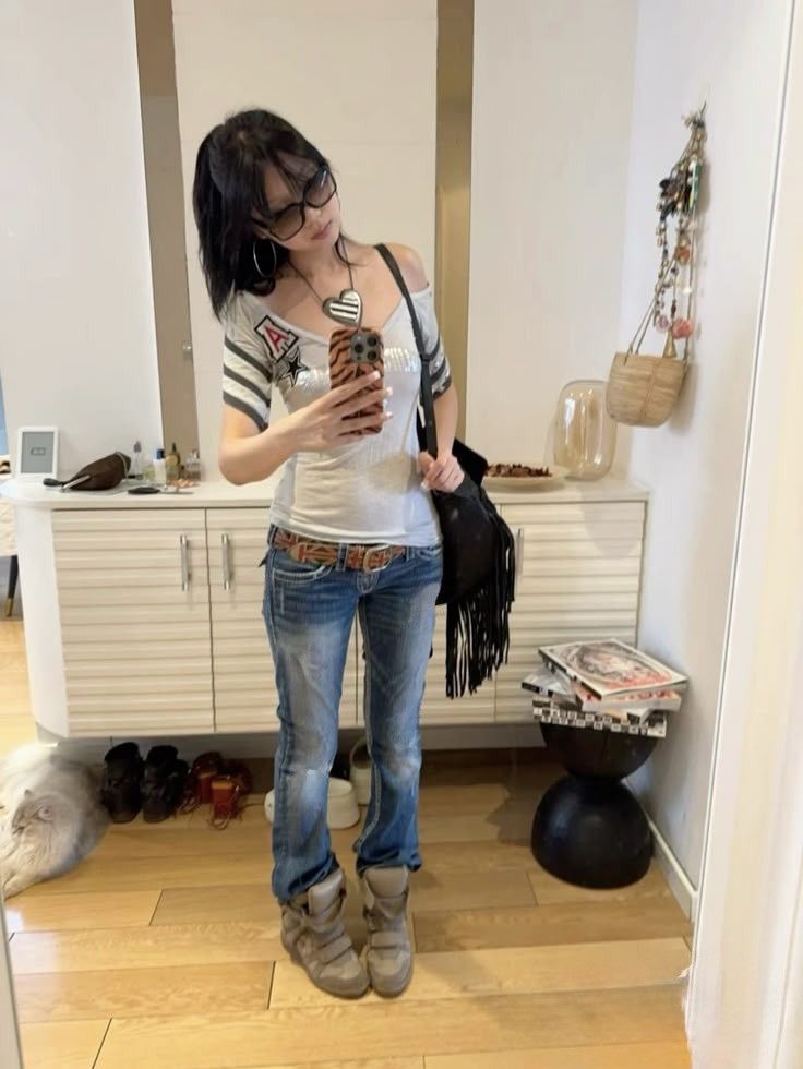 True Religion Sexy Washed Low Waist True Religion Jeans Size 29 Japanesse Size 29" - 2 Thumbnail