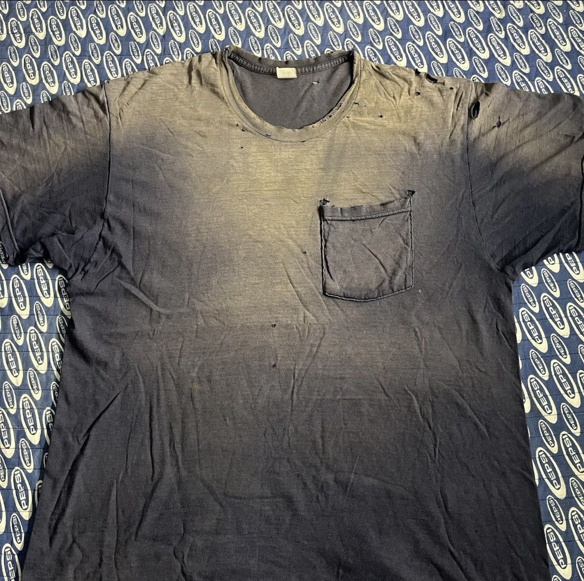 Fruit Of The Loom Vtg 90s Fruit of the Loom Sunfaded Faded Pocket Shirt Navy Size US XL / EU 56 / 4 - 2 Thumbnail