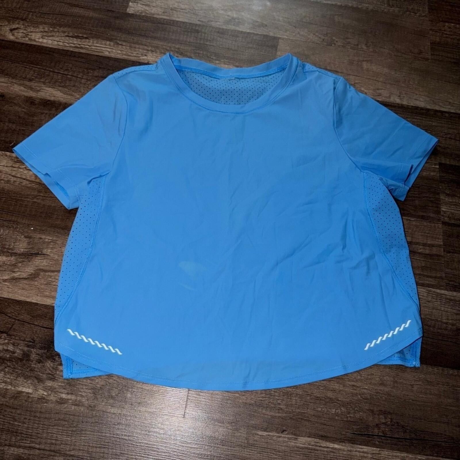 Fabletics Fabletics Blue Mesh Back Short Sleeve Activewear Top Womens Size S / US 4 / IT 40 - 1 Thumbnail